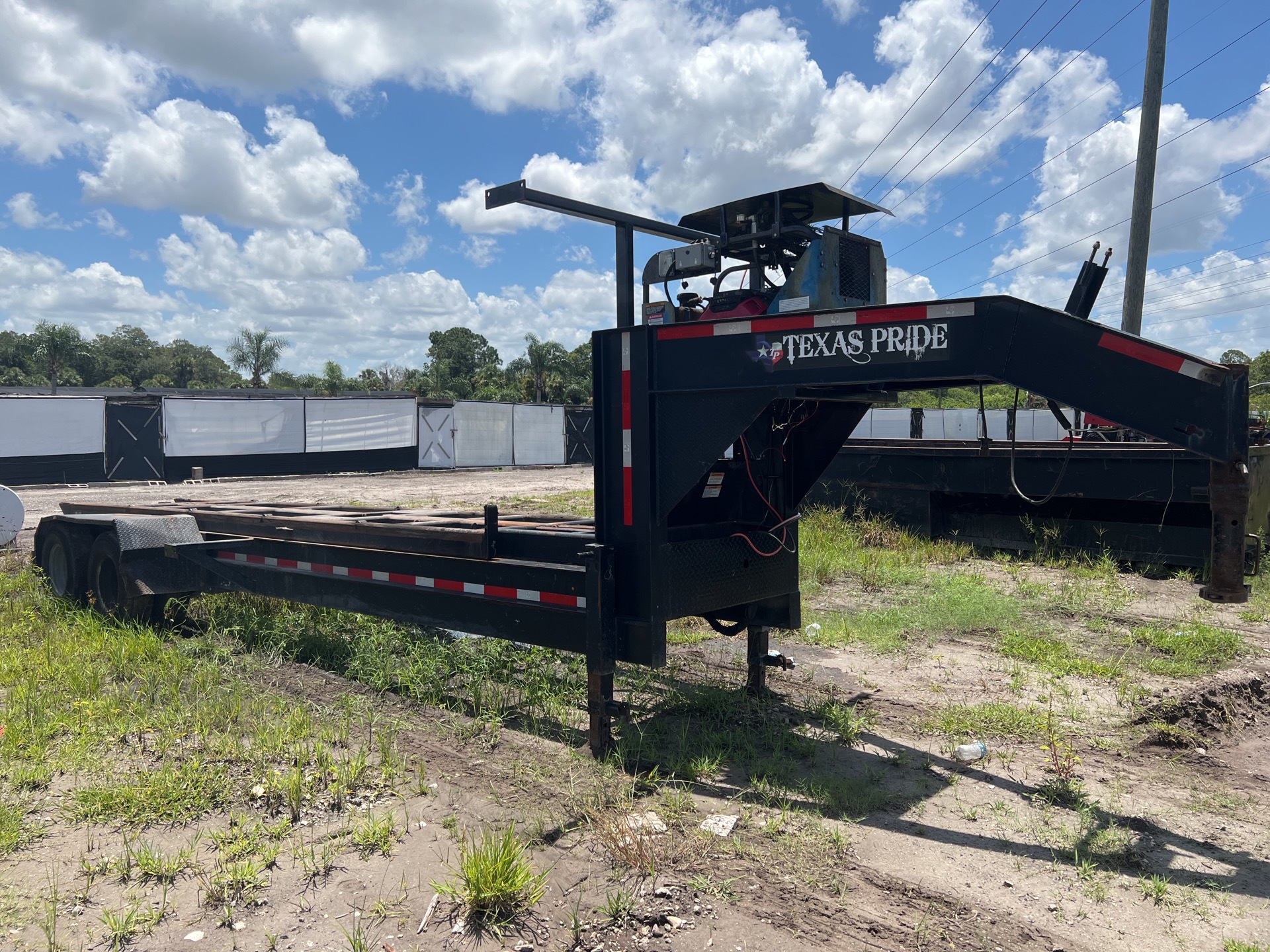 2019 Texas Pride RO82024KGN 24 ft T/A Gooseneck Roll-Off Trailer