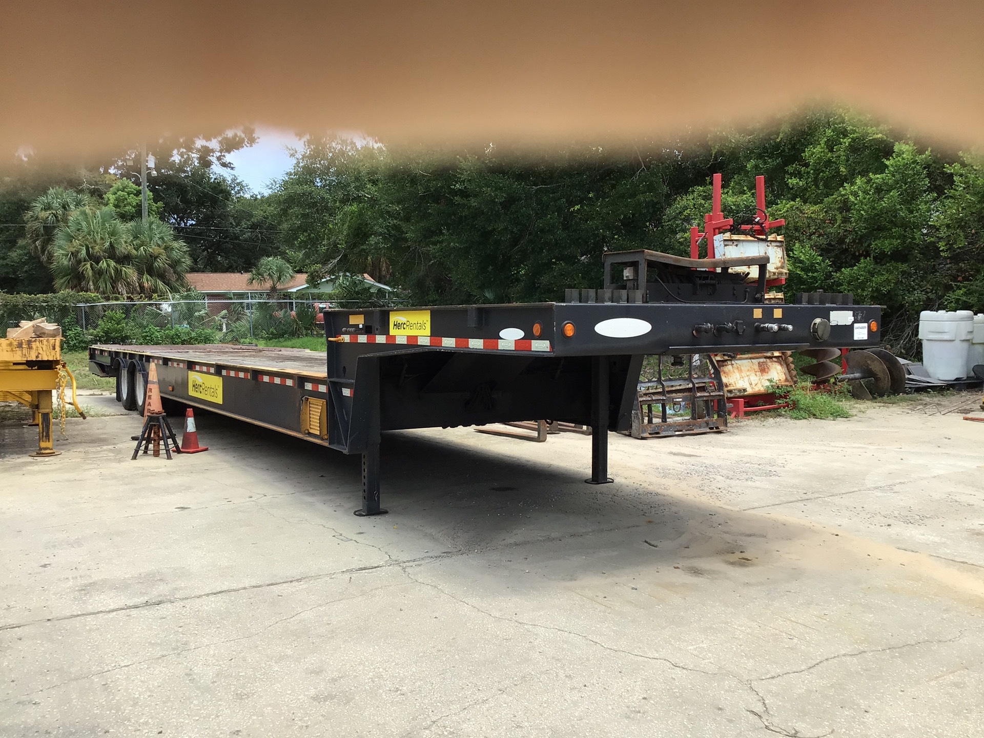 2013 Ledwell LW48HT2-10-PB T/A Hydraulic Tail Trailer