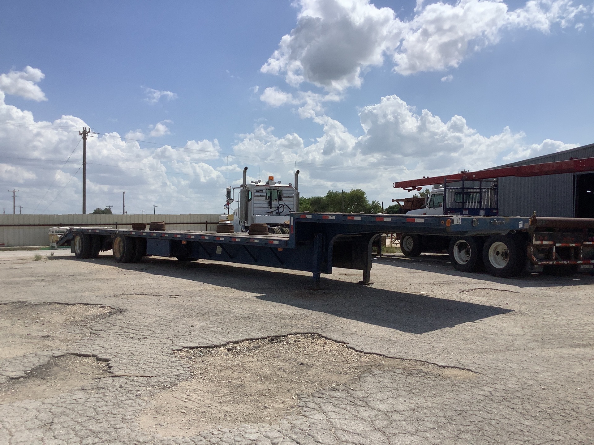 1995 Fruehauf 53 ft 0 in Flatbed Trailer