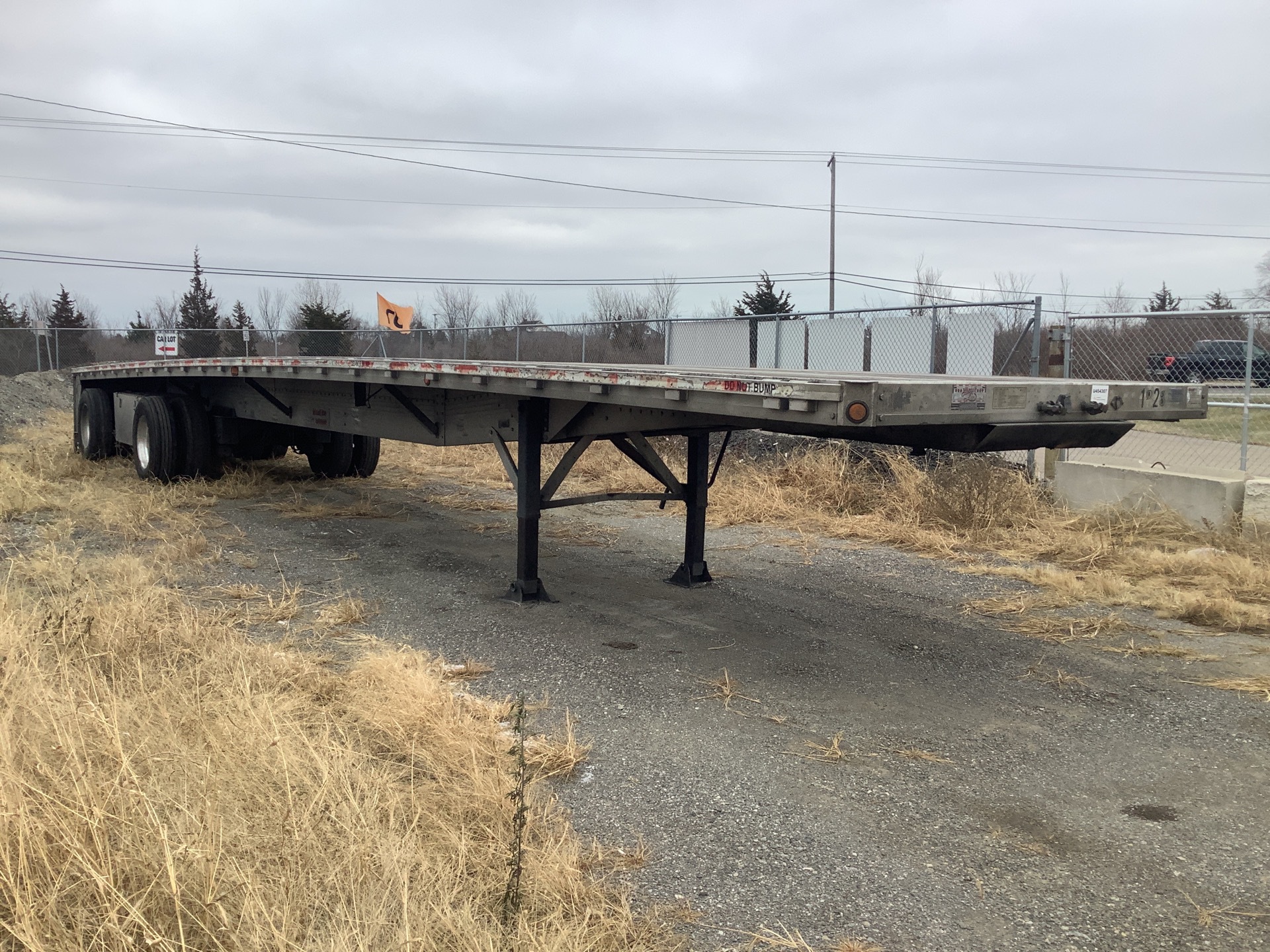2007 Reitnouer 48 ft T/A Flatbed Trailer