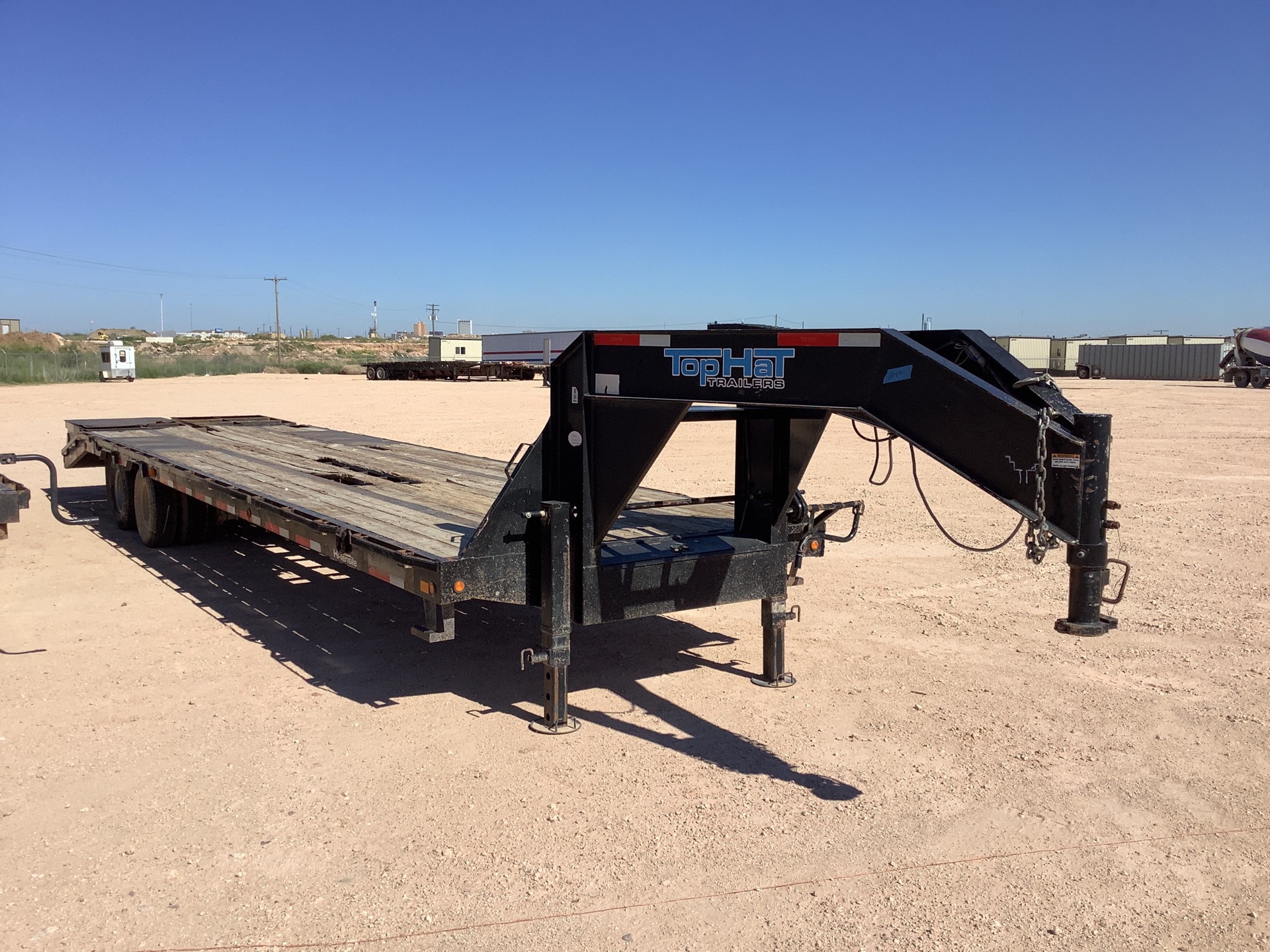 2018 Top Hat 35 ft 6 in T/A Gooseneck Flatbed Trailer