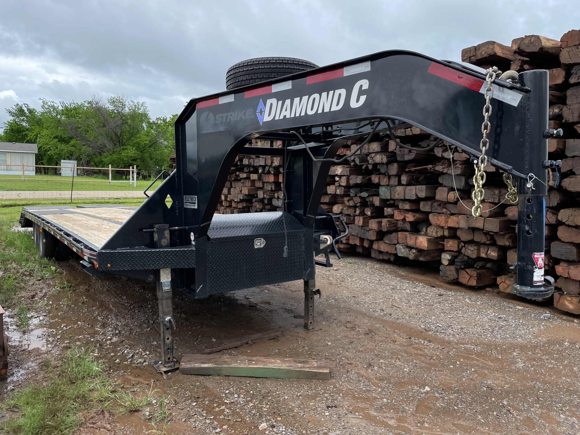 2019 Roadclipper FMA 27 ft T/A Gooseneck 32 Ft Equipment Trailer