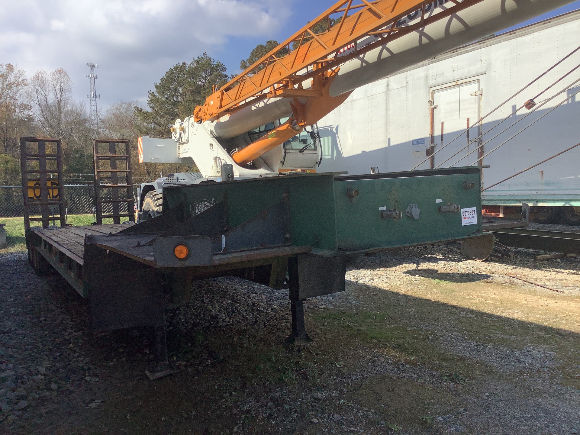 1999 Rogers FG35L80/48/20/102/2XAR T/A Equipment Trailer