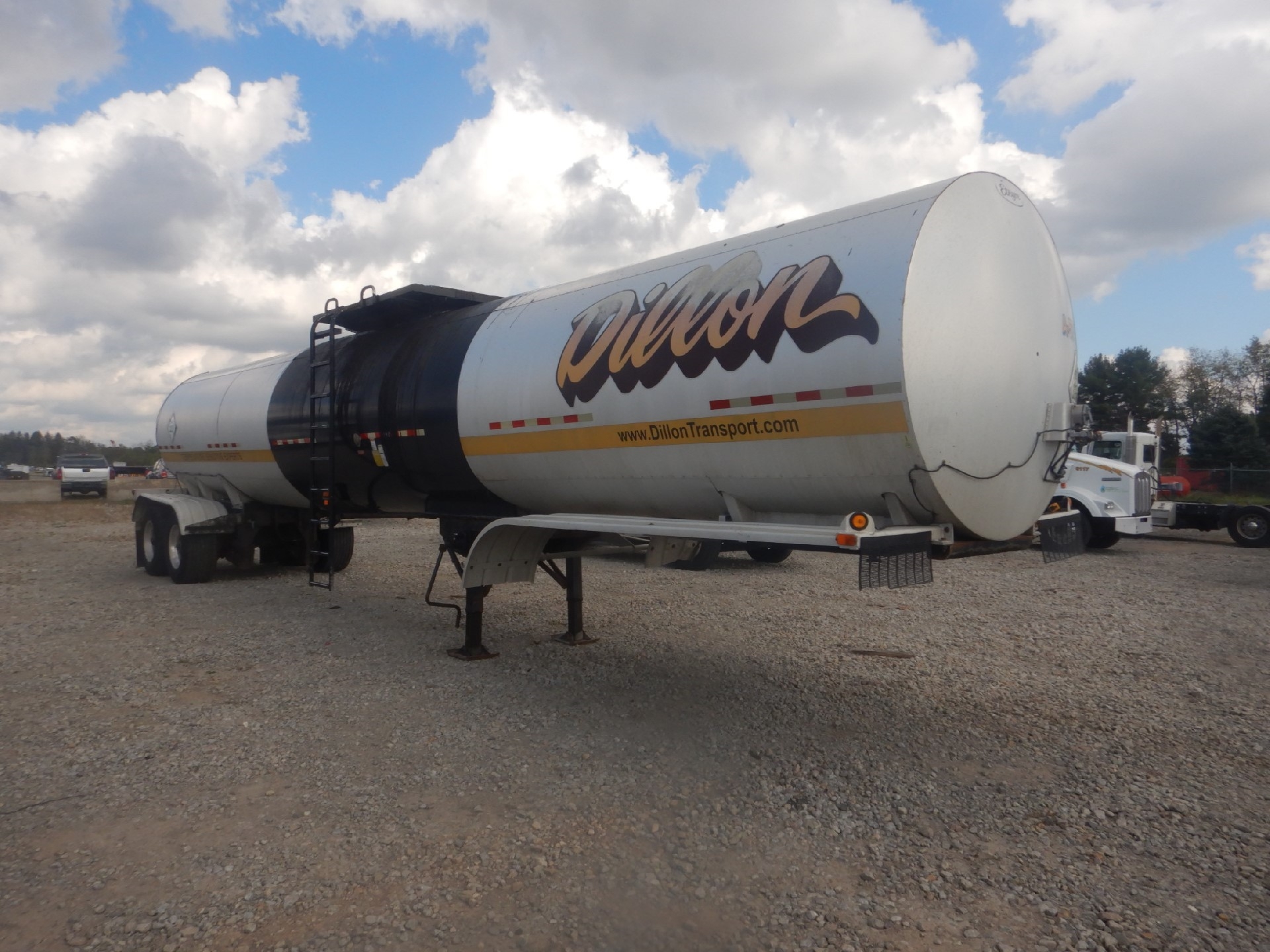 2009 Etnyre ARA T/A 7250 gal Asphalt Tank Trailer