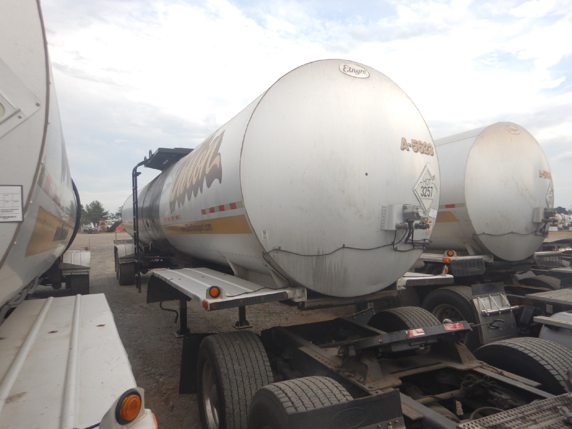 2007 Etnyre ARA T/A 7250 gal Asphalt Tank Trailer