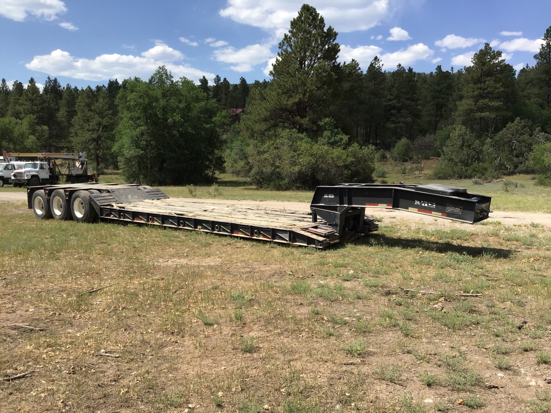 1999 Challenger RG-50 36 ft Tri/A Removable Gooseneck Lowboy Trailer