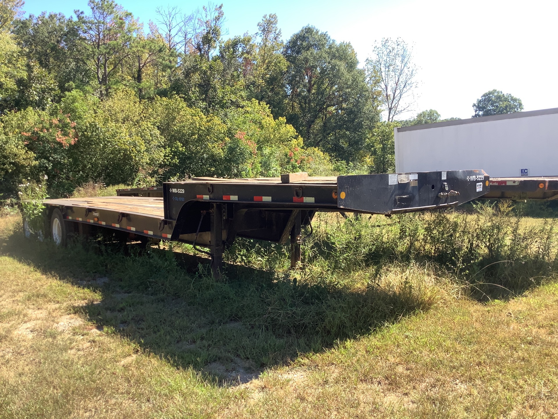 2014 Dynaweld LB52-38 27 ft Tri/A Single Drop Step Deck Trailer