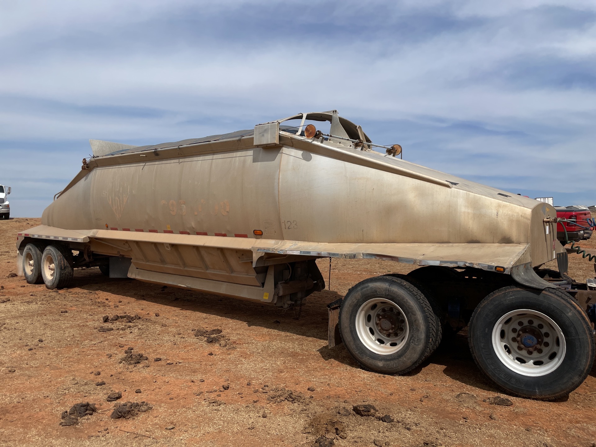 1996 Beall BABDS-24-1 T/A Aluminum Belly Dump Trailer
