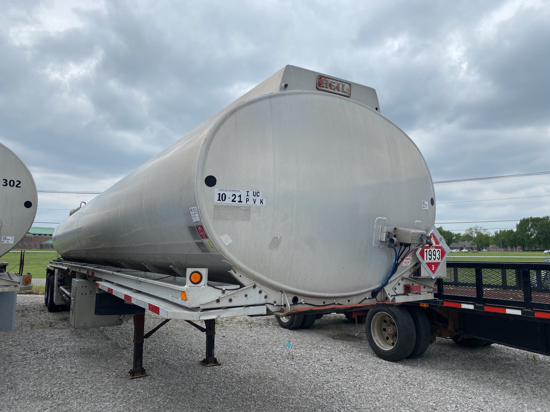 1996 Heil 9200 gal T/A Tanker Trailer