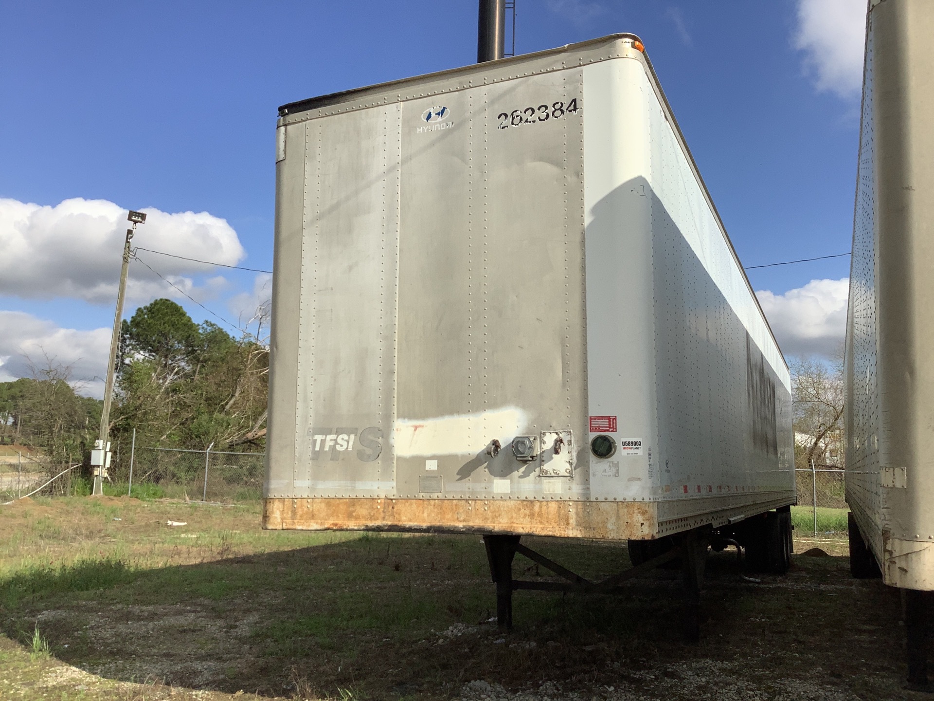 2001 Hyundai V12530152AJS 53 ft T/A Van Trailer