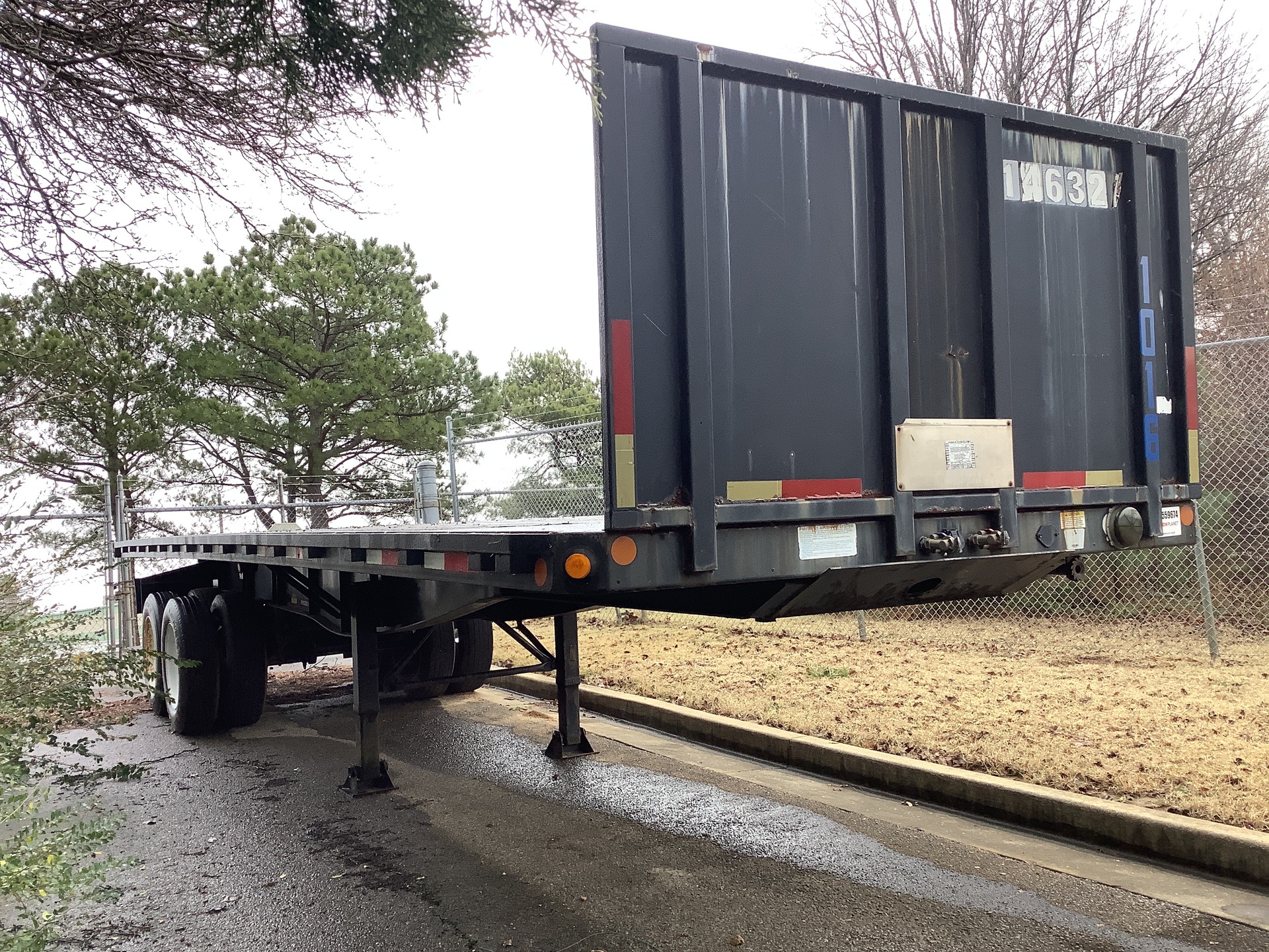 2006 Lufkin T/A Flatbed Trailer