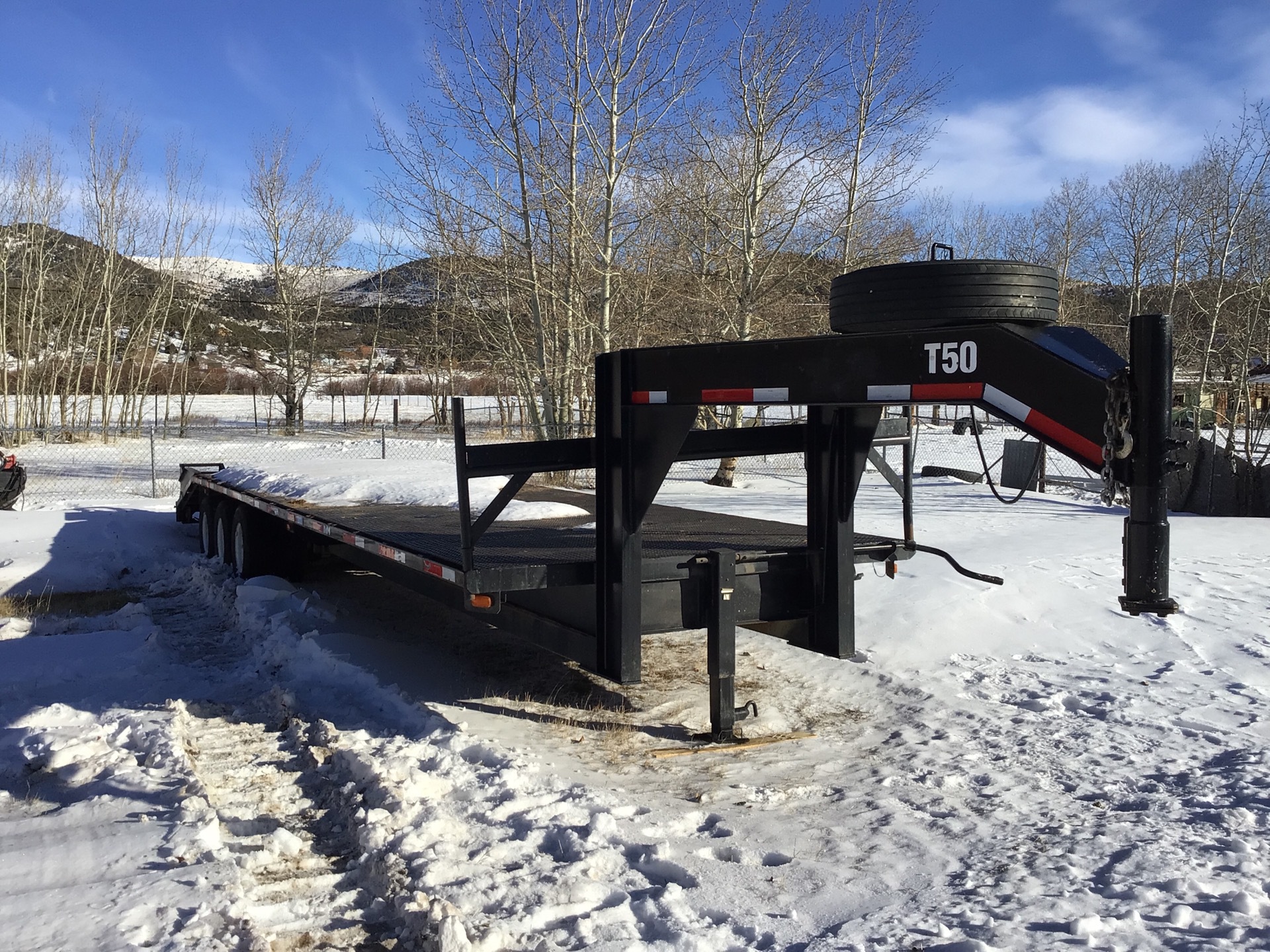 2001 31 ft Tri/A Gooseneck Equipment Trailer