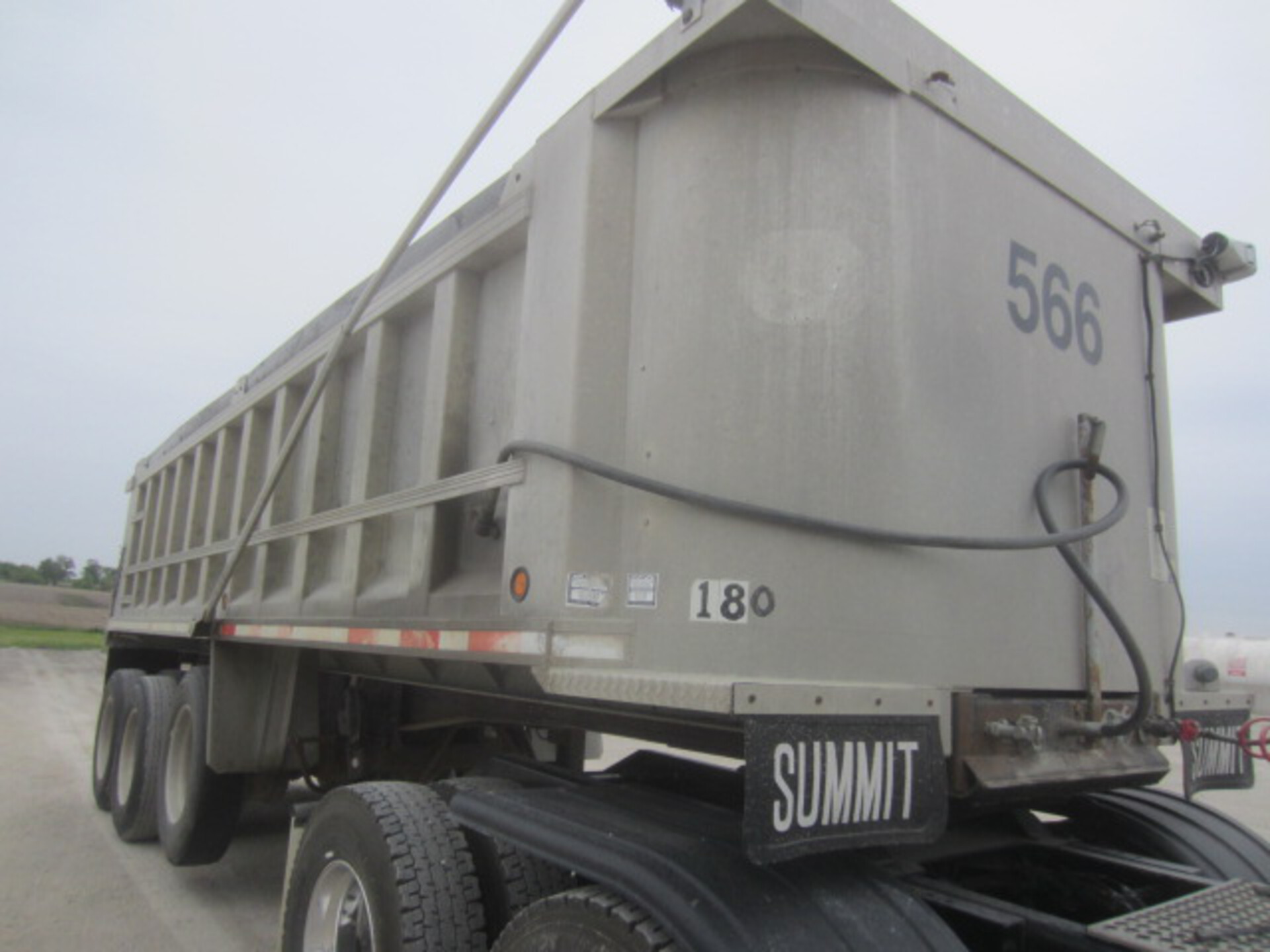 2000 Summitt 26 ft Tri/A End Dump Trailer