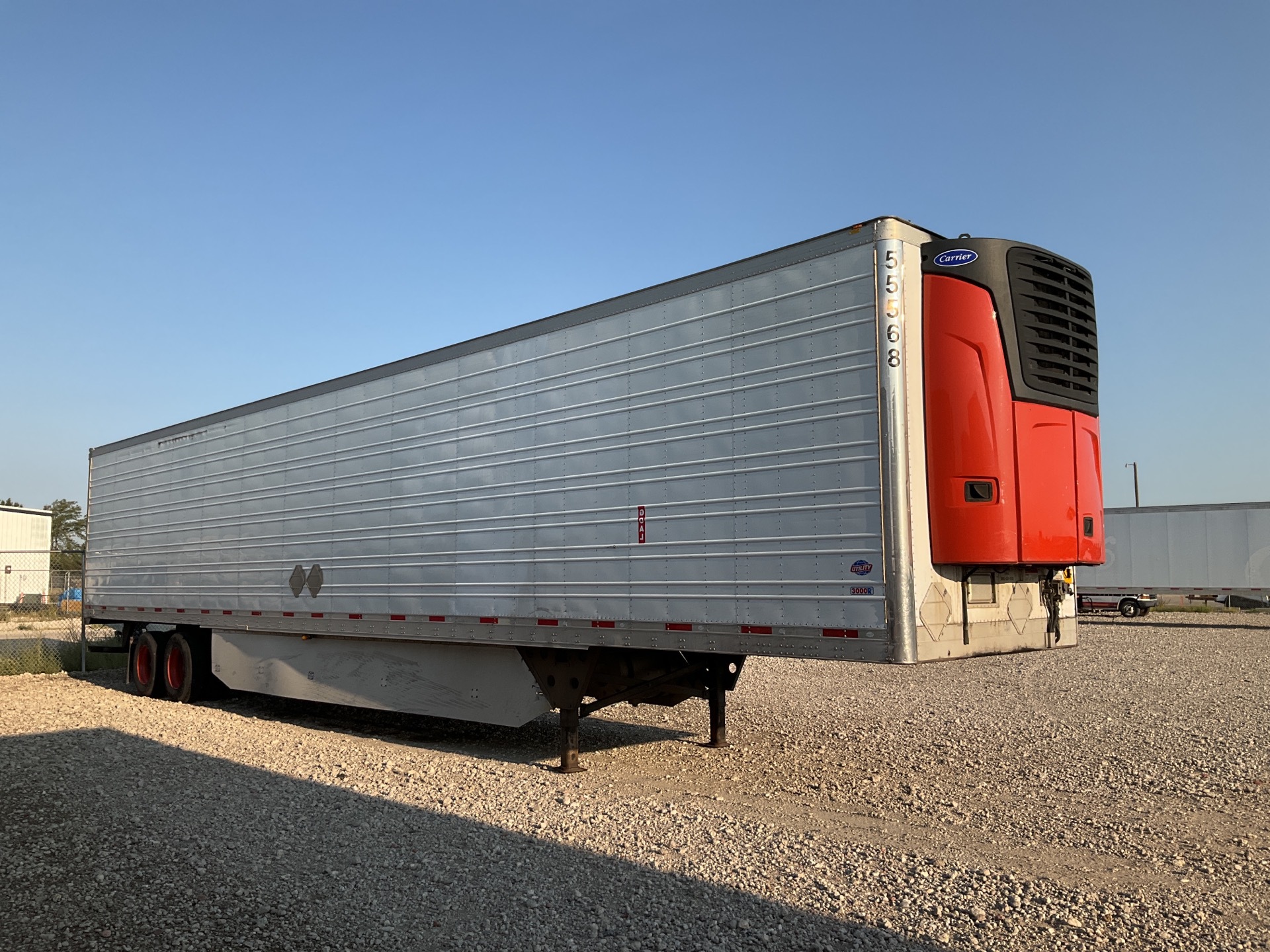 2015 Utility 53 ft x 102 in T/A Refrigerated Trailer
