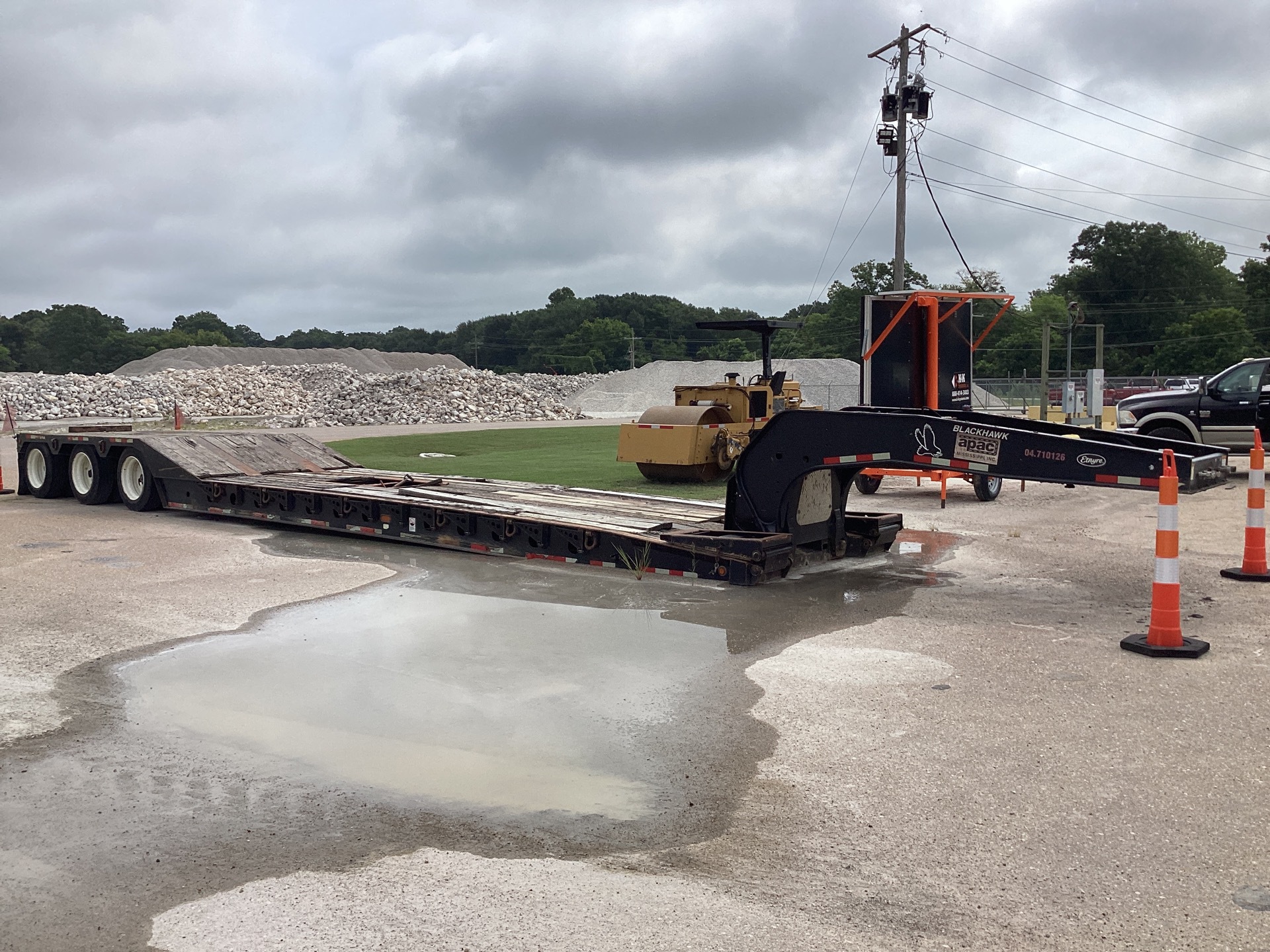 2014 Etnyre RTN55ETD3 Tri/A Gooseneck Lowboy Trailer