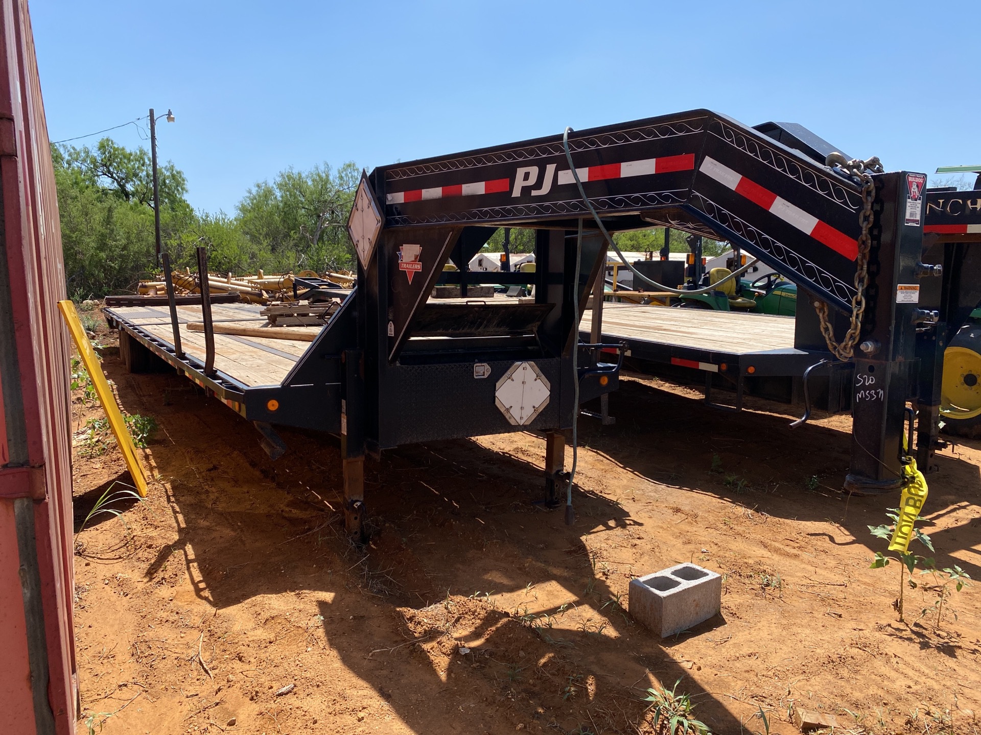 2020 PJ  40 ft T/A Gooseneck Equipment Trailer