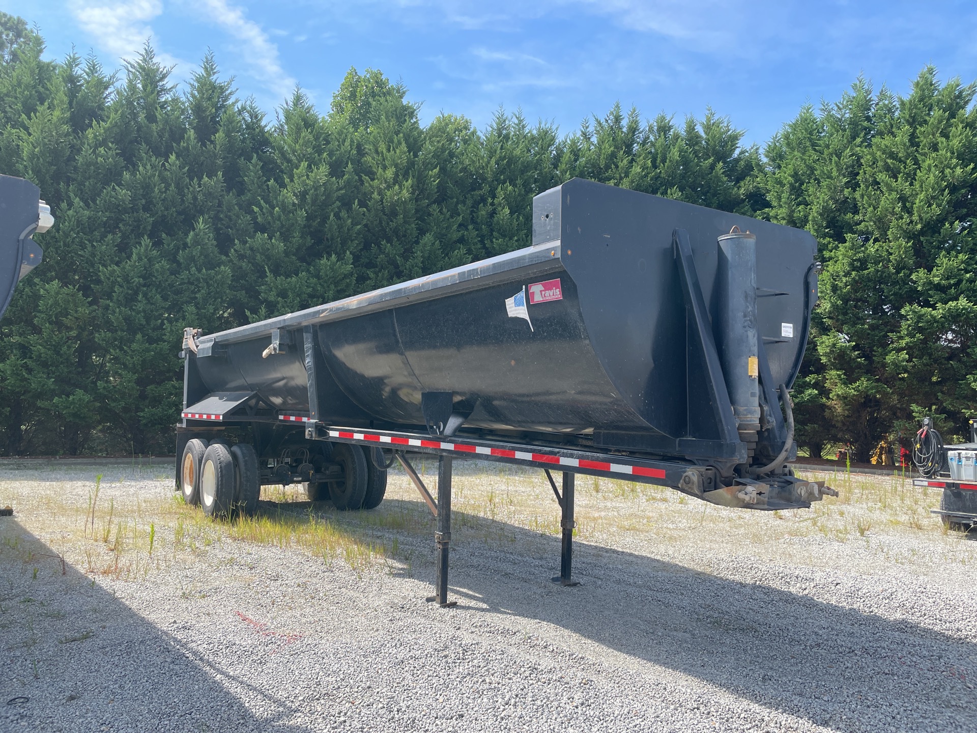2020 Travis T/A 32 ft End Dump Trailer