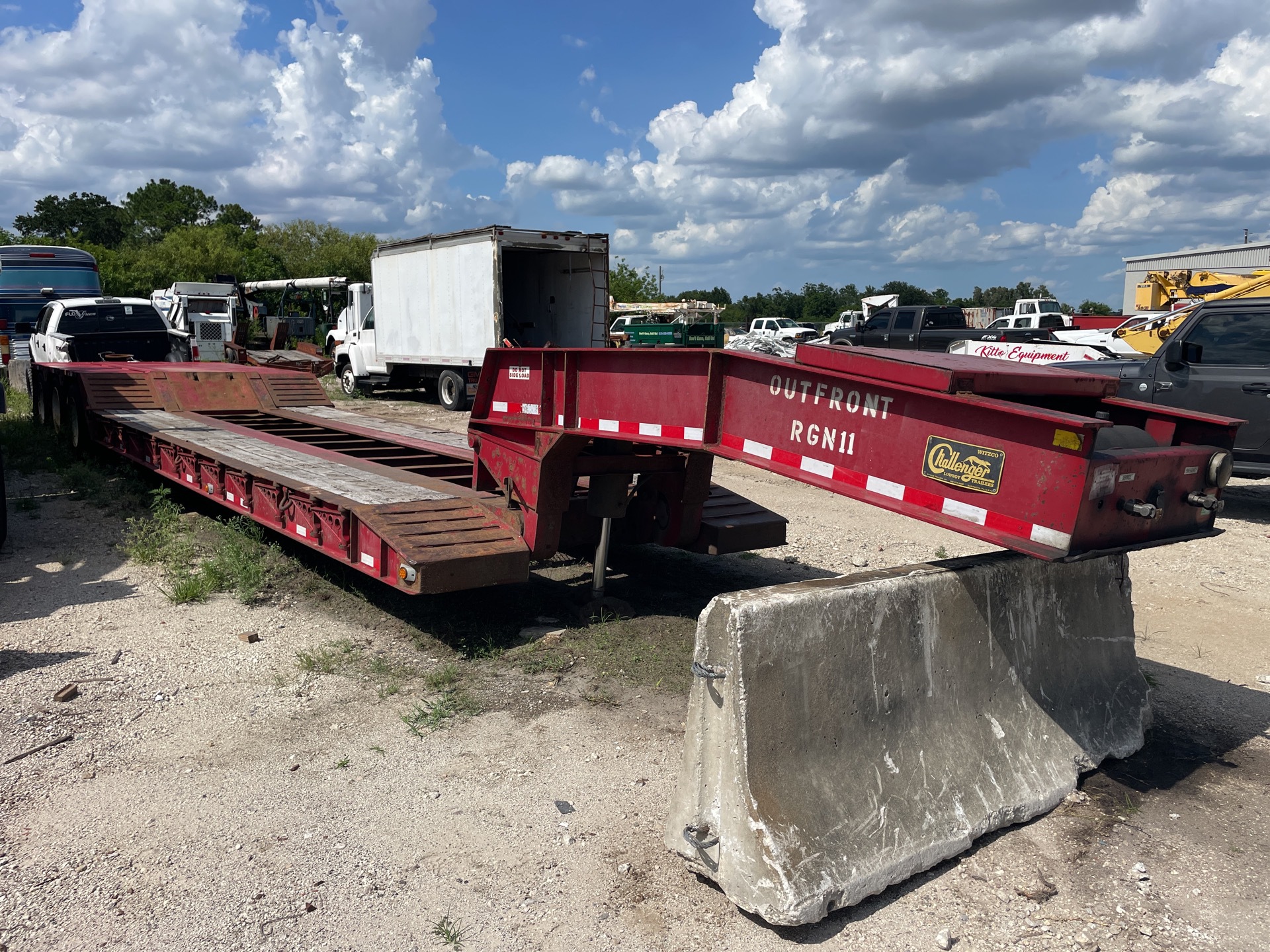 2016 Witzco RG50 37 ft Tri/A Equipment Trailer