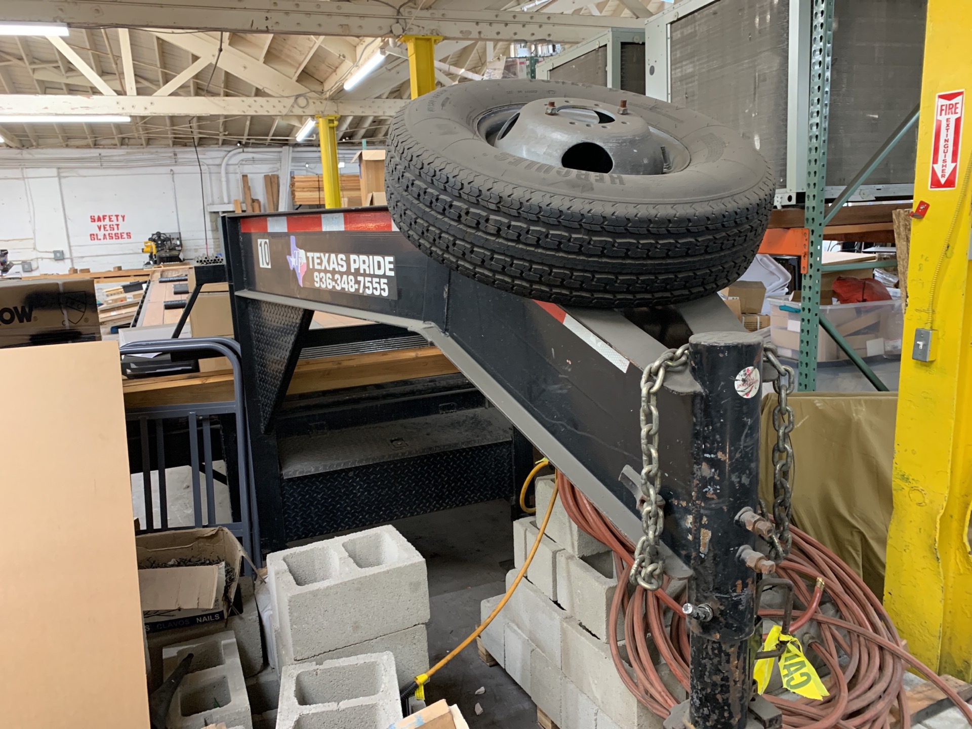 2016 Texas Pride T/A Gooseneck Flatbed Trailer