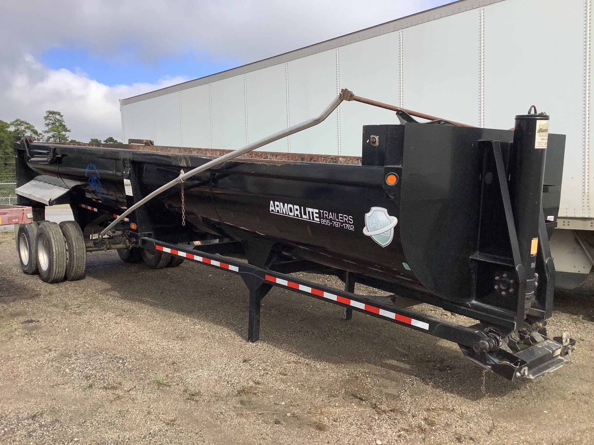 2017 Armor Lite SHD-32/42 End Dump Trailer