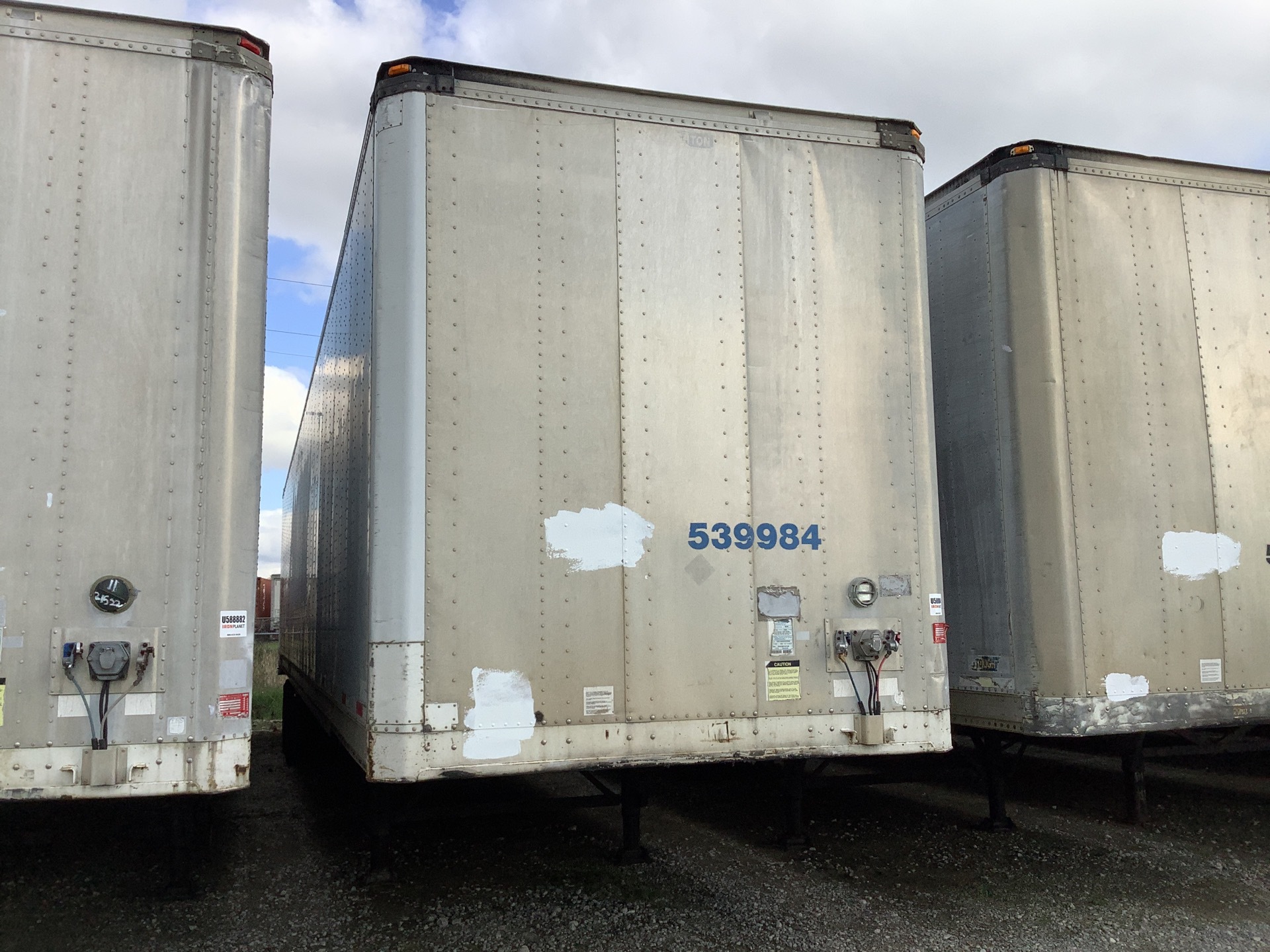 2000 Stoughton 53 ft T/A Van Trailer