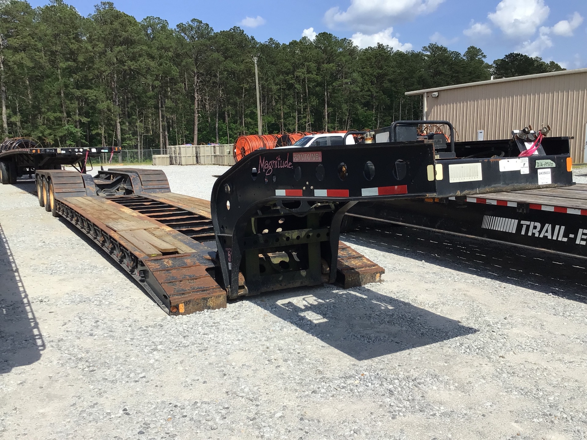 2014 Fontaine 40 ft Tri/A Removable Gooseneck Lowboy Trailer