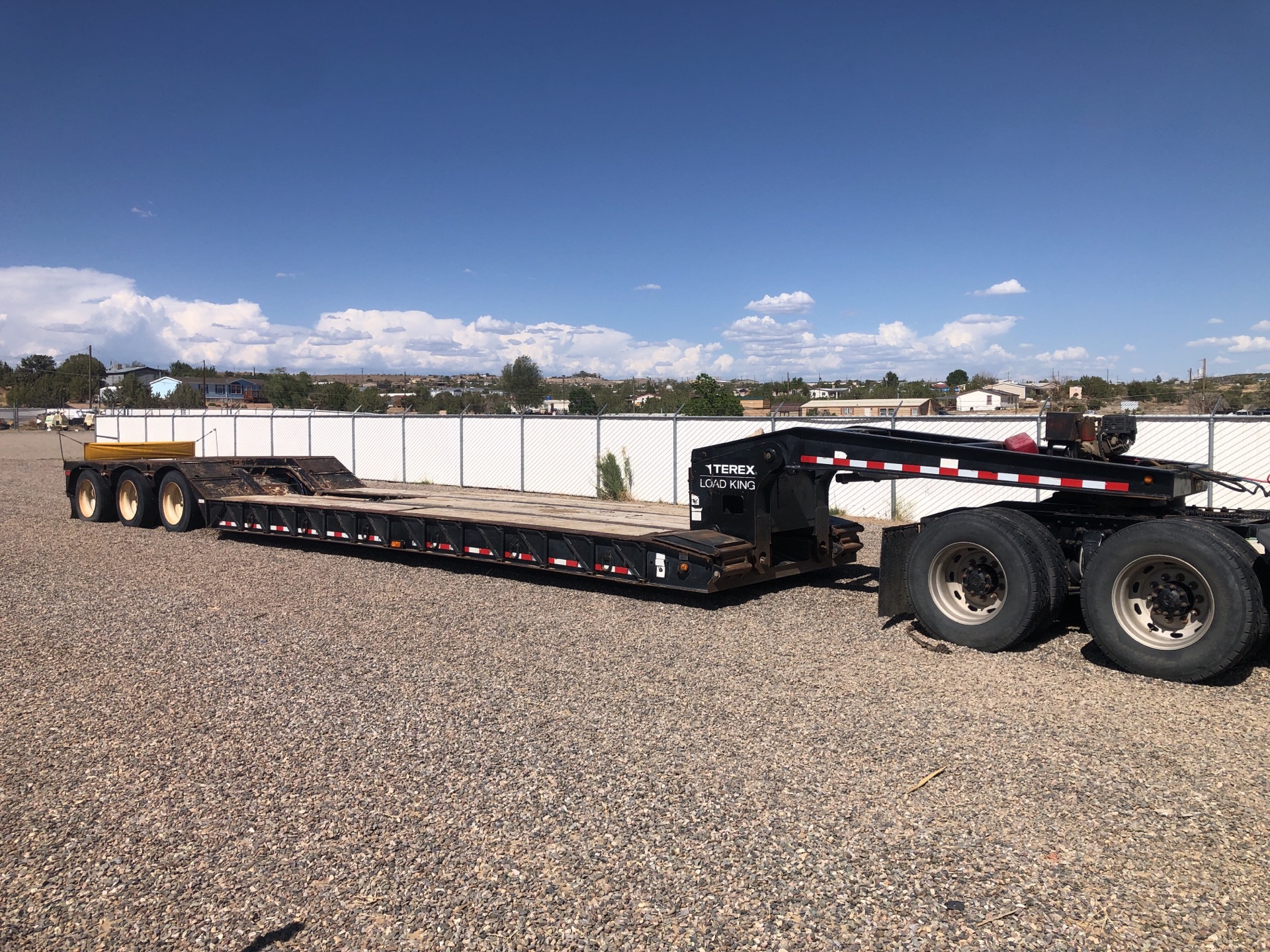 2009 Load King 26 ft Tri/A Removable Gooseneck Lowboy Trailer