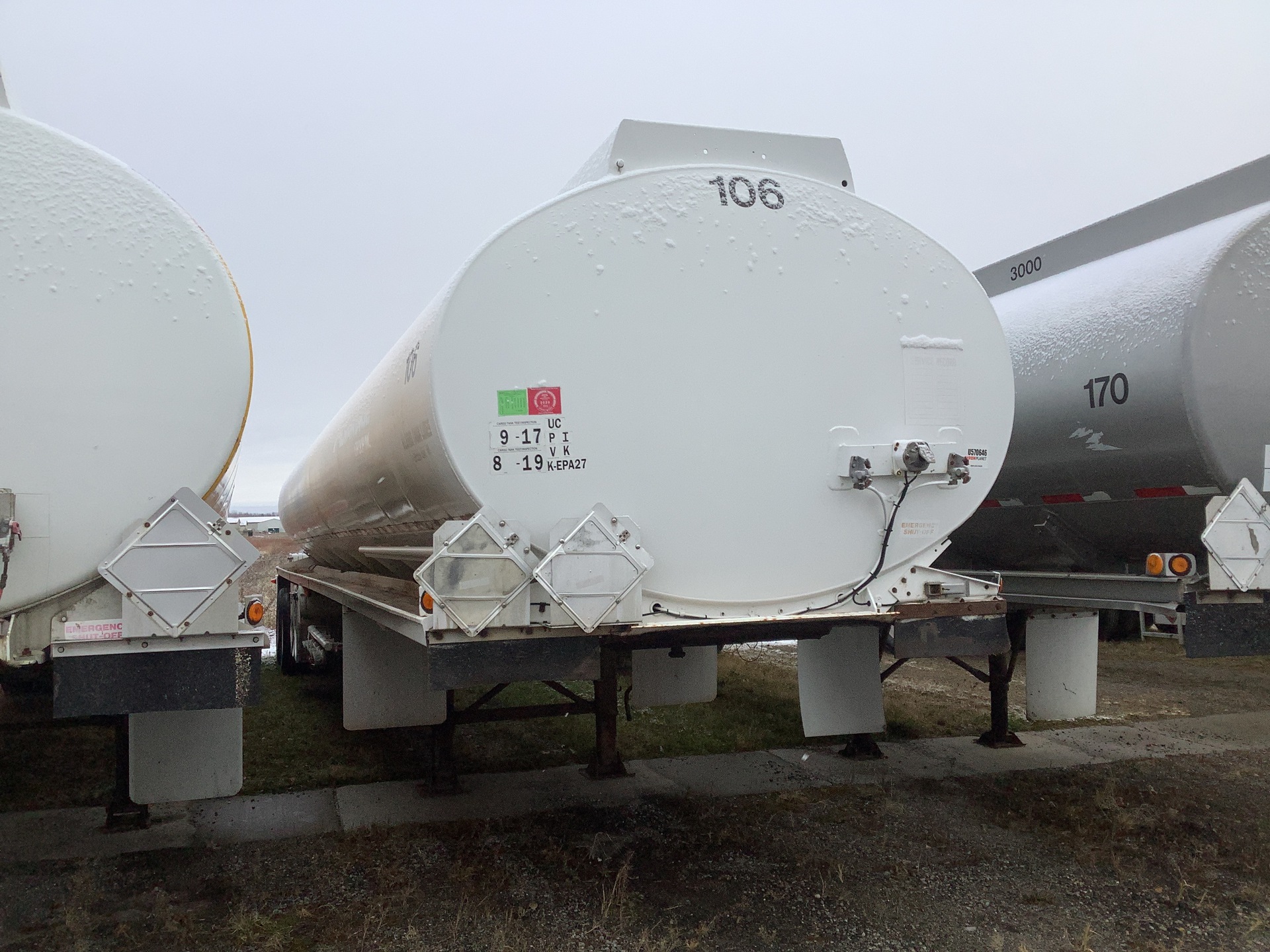 1993 Heil MC306 9500 gal T/A Tanker Trailer