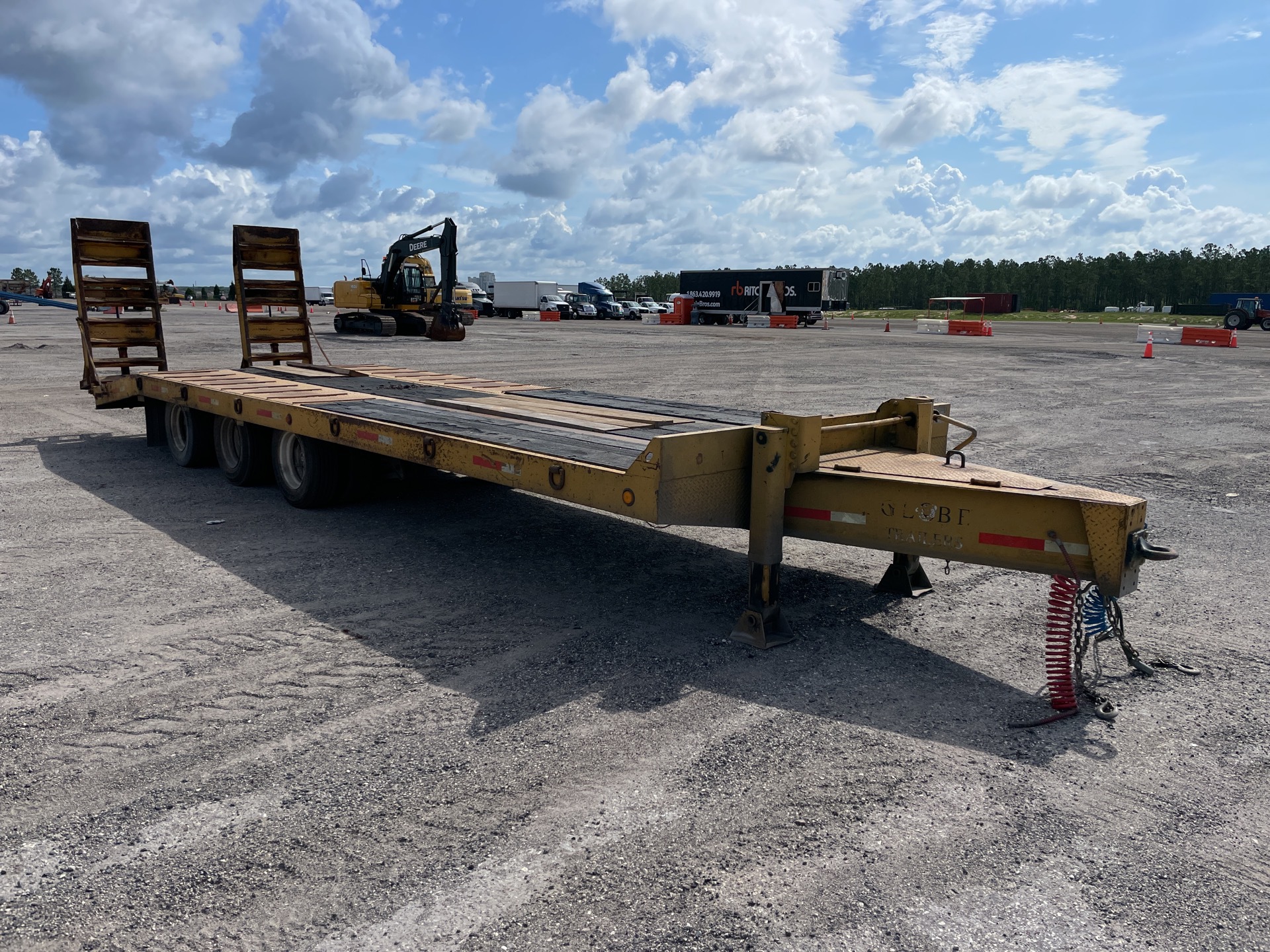 2006 Globe GTTF25-35 25 ton 29 ft Tri/A Equipment Trailer