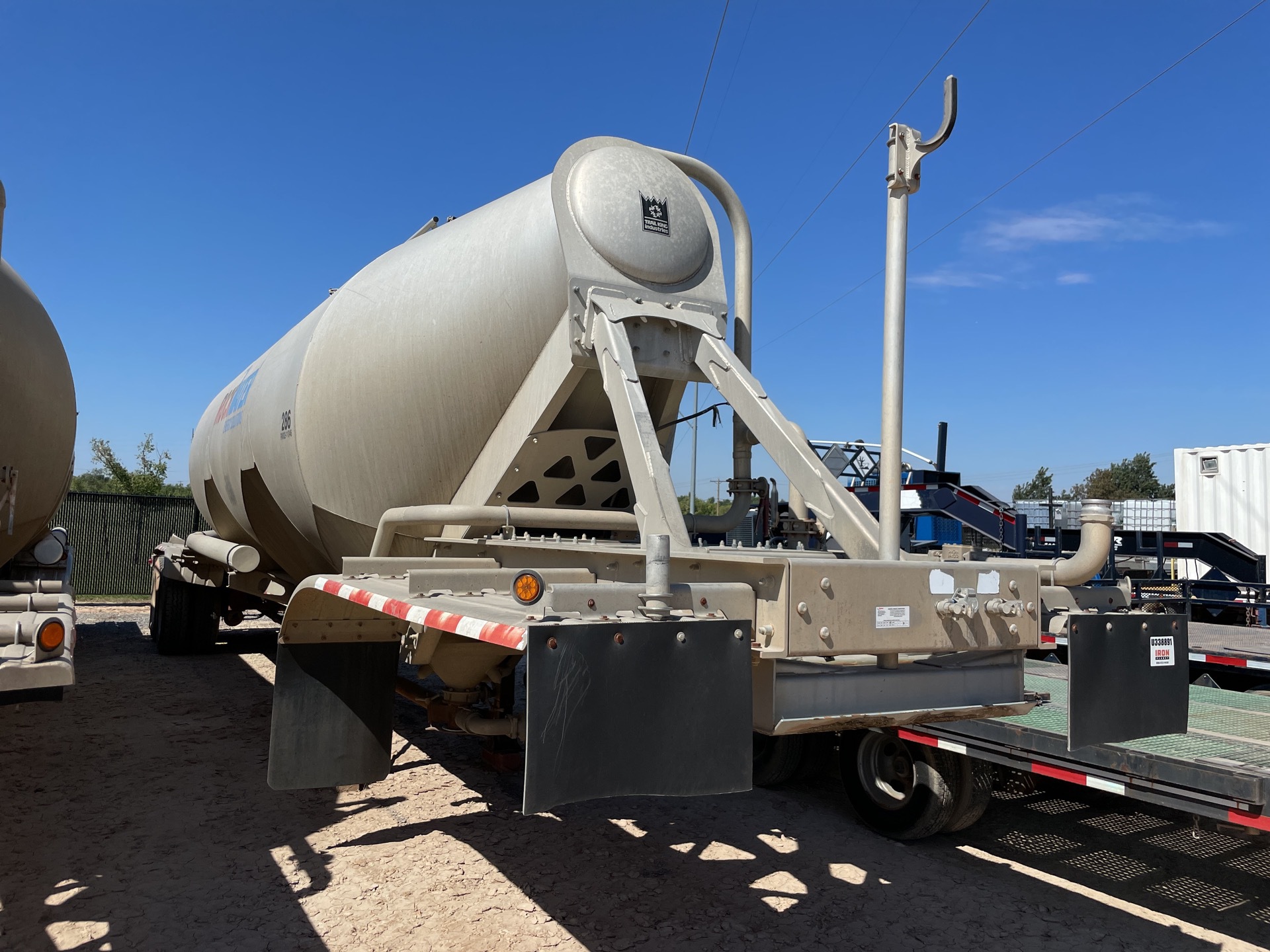 2012 Trail King APB1033 1033 cft Pneumatic Bulk Trailer