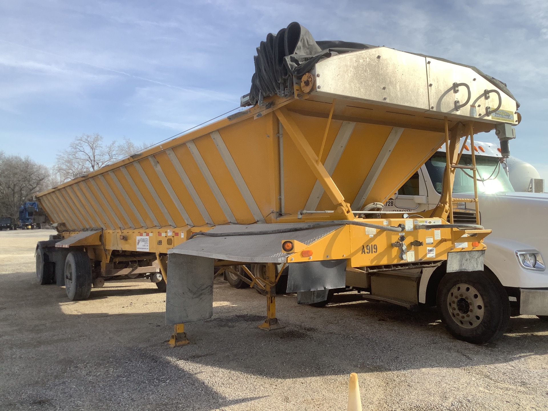 2009 Etnyre V1560 Live Bottom Trailer