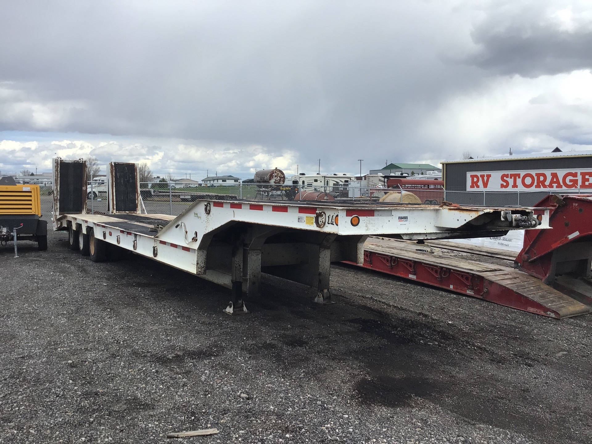1998 Trailboss 46 ft Tri/A Lowboy Trailer