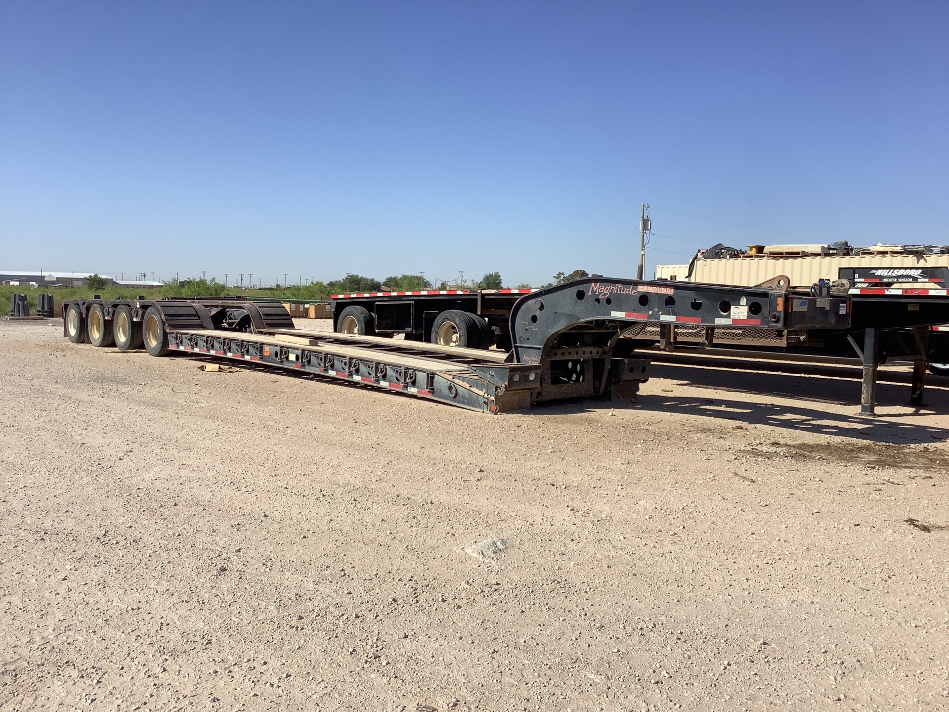 2014 Fontaine Tri/A Removable Gooseneck Lowboy Trailer