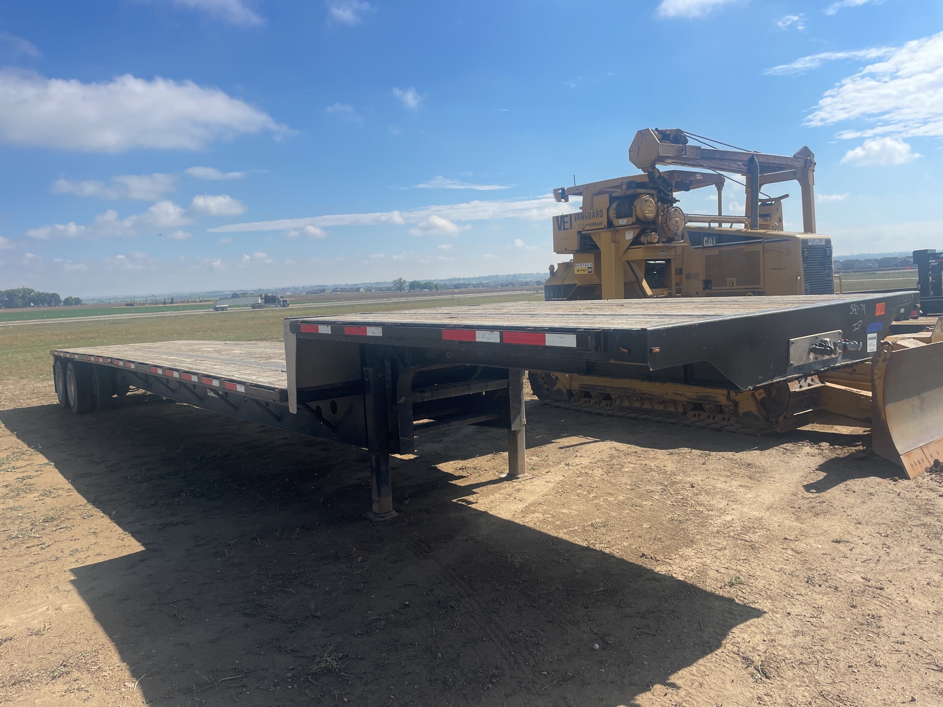 2015 Transcraft DTL 2100 48 ft T/A Single Drop Step Deck Trailer