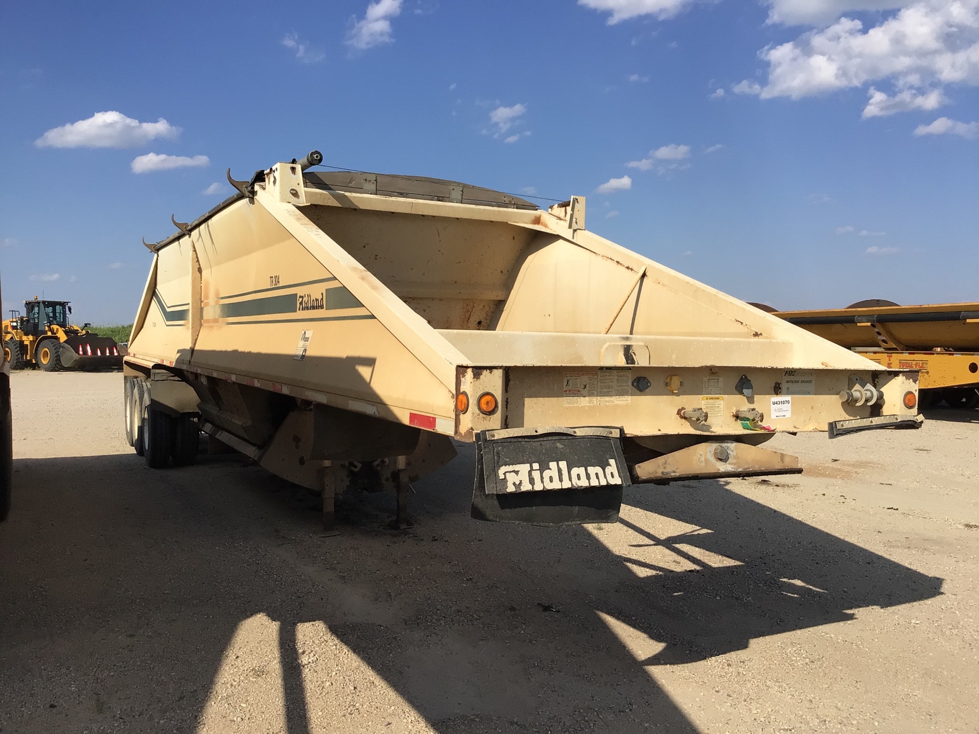 1999 Midland MG42CLAM 17 ft 6 in Tri/A Belly Dump Trailer