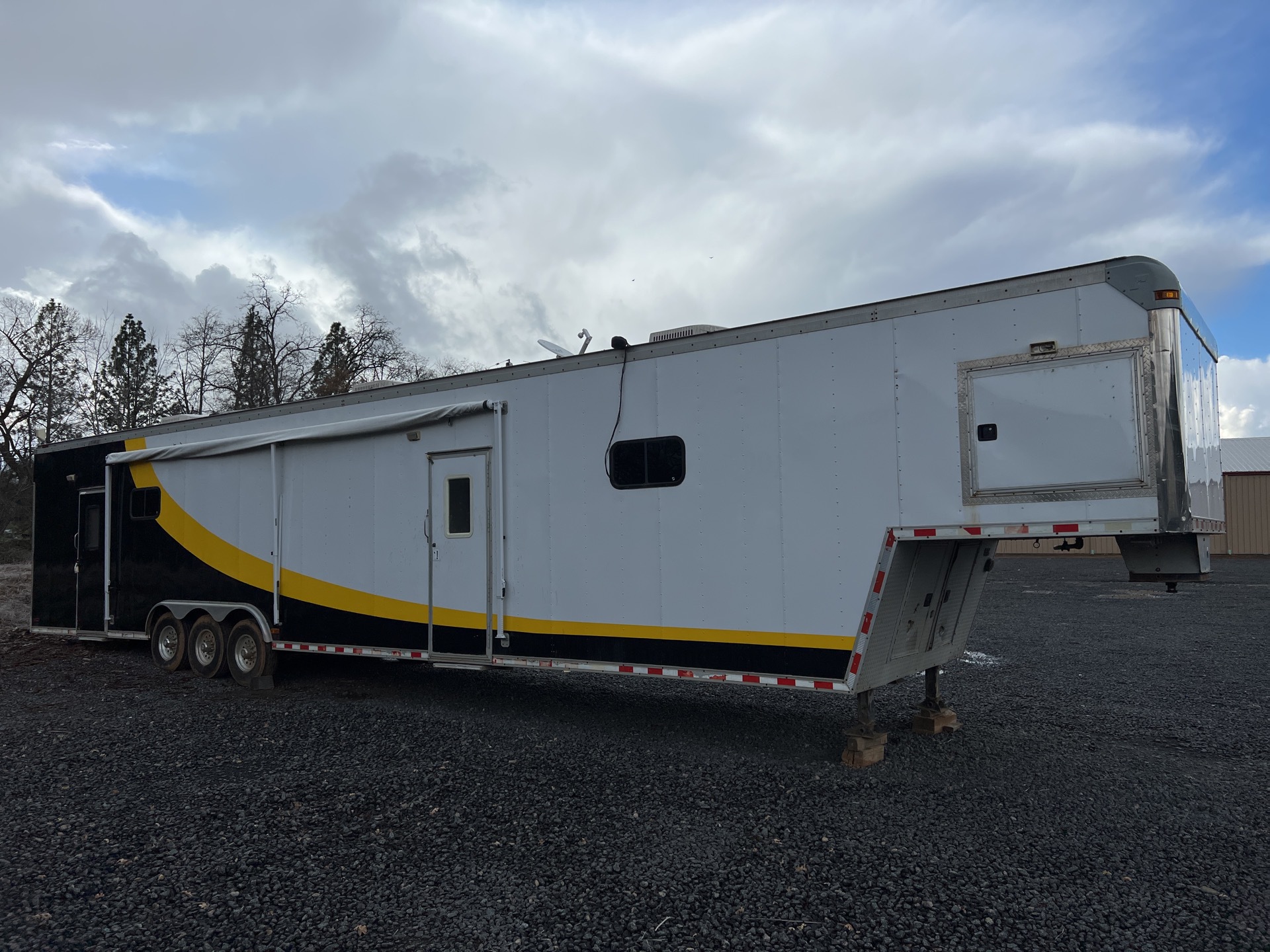 1998 Pace BFF8550TTA5K Mobile Office Van Trailer