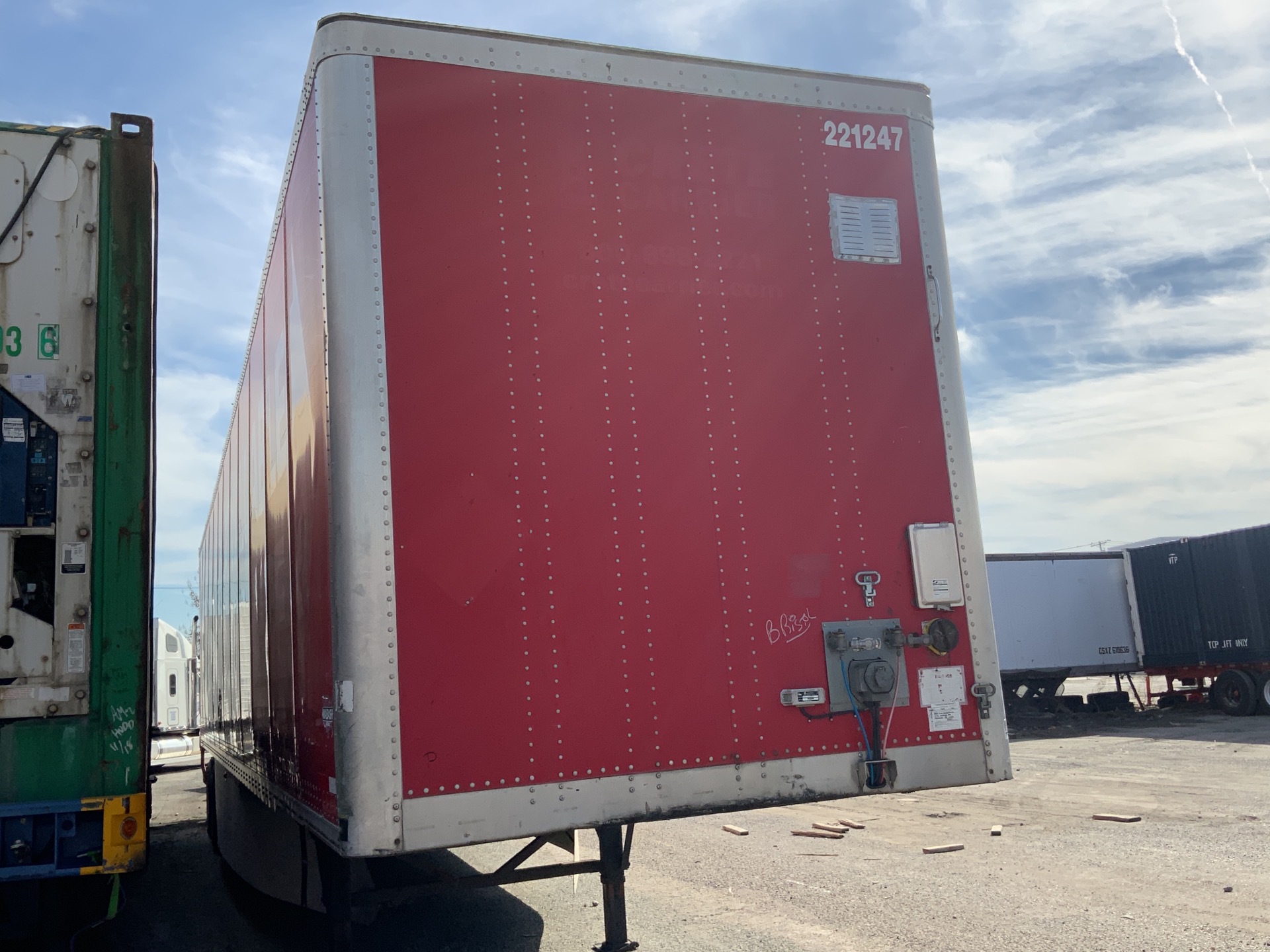 2010 Wabash  Van Trailer