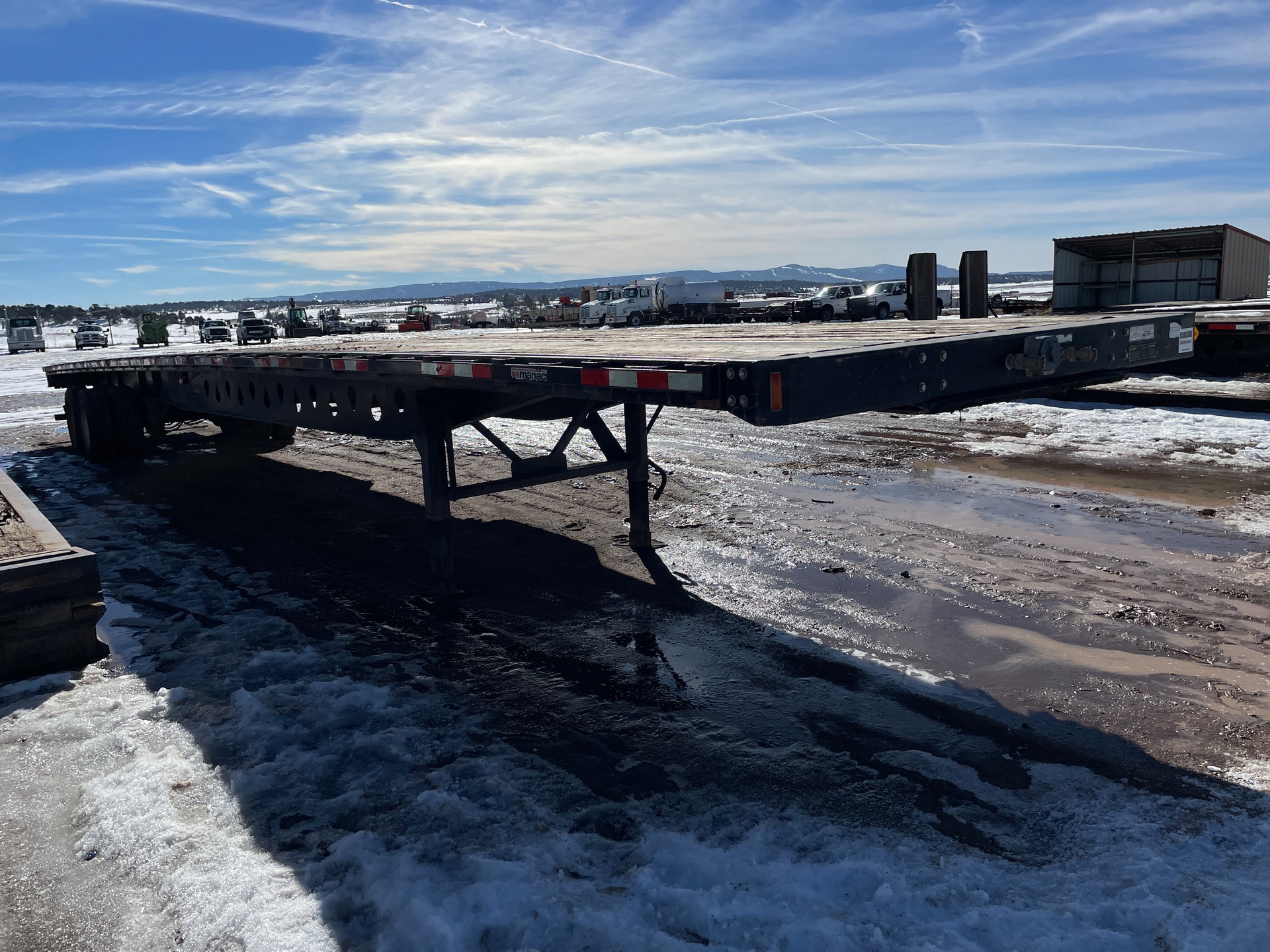 2015 Manac 10253K011 Flatbed Trailer