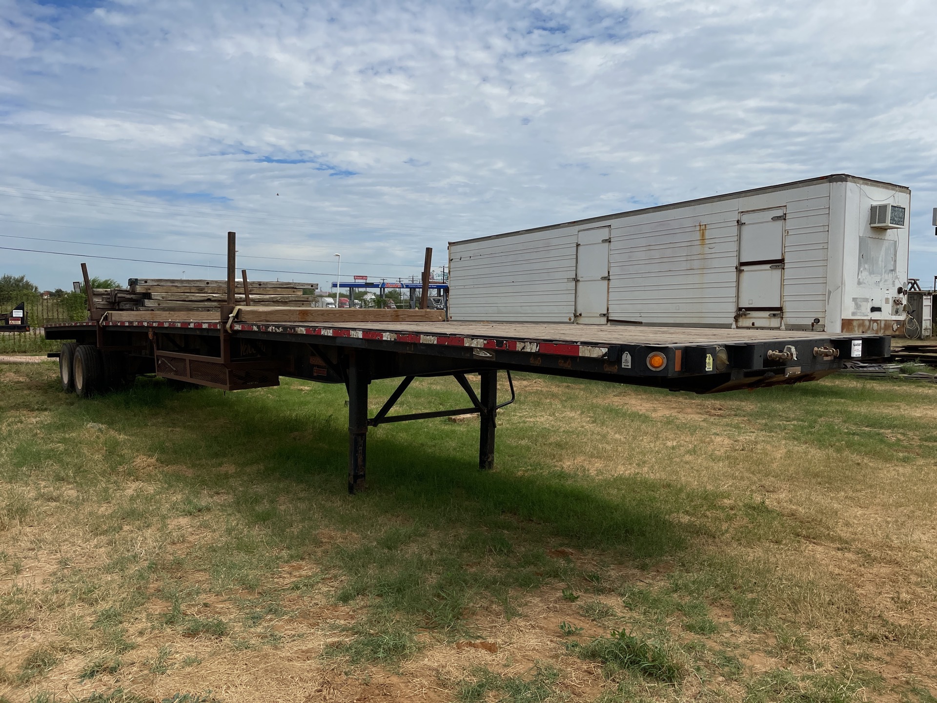 2017 Fontaine 53 ft T/A Flatbed Trailer