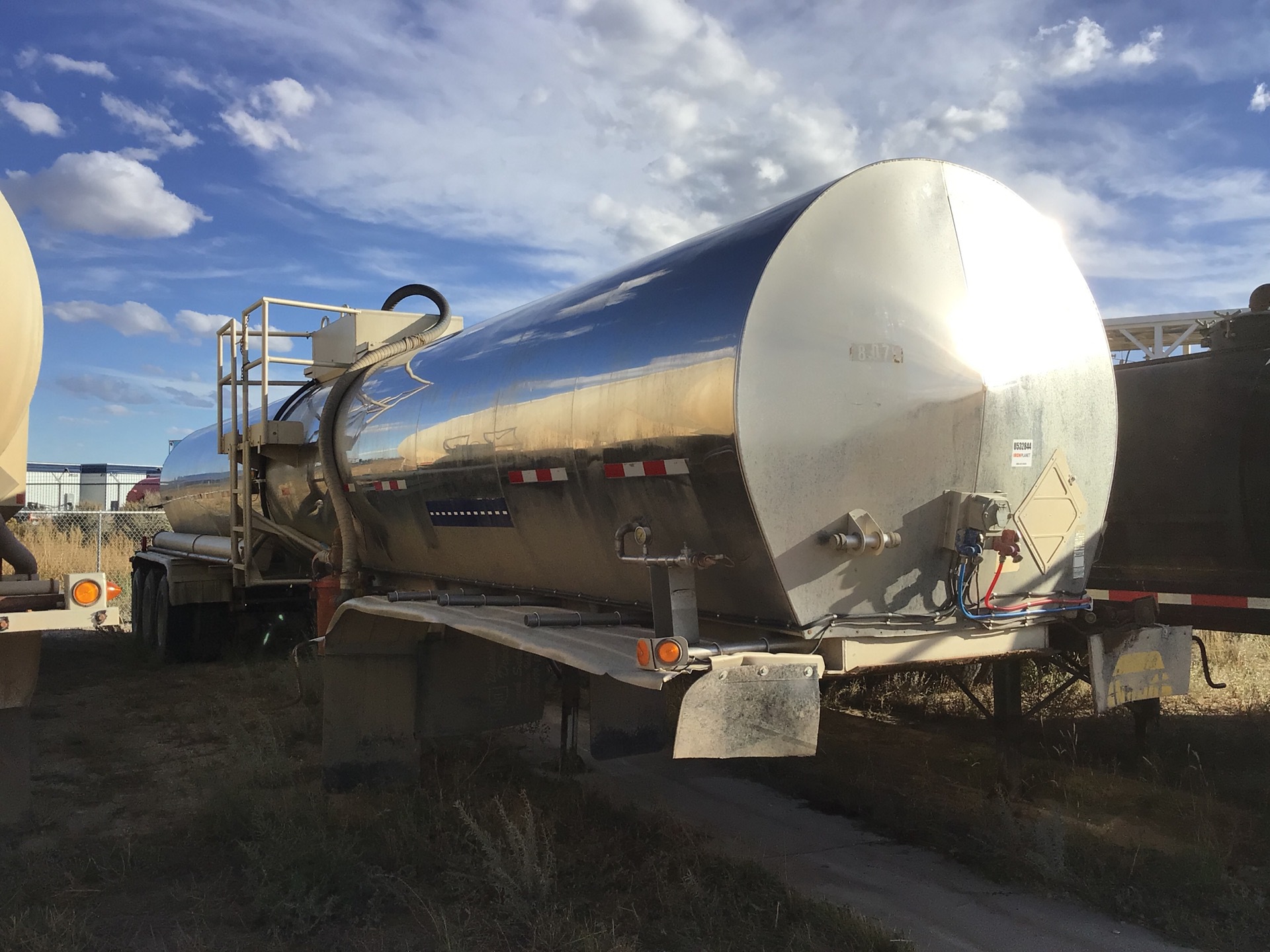 1996 Polar Tri/A Tanker Trailer