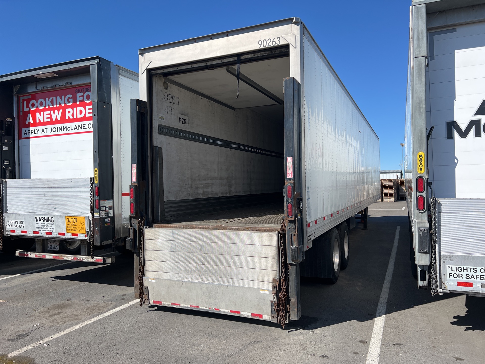 2012 Hyundai Translead 48 ft T/A Van Trailer