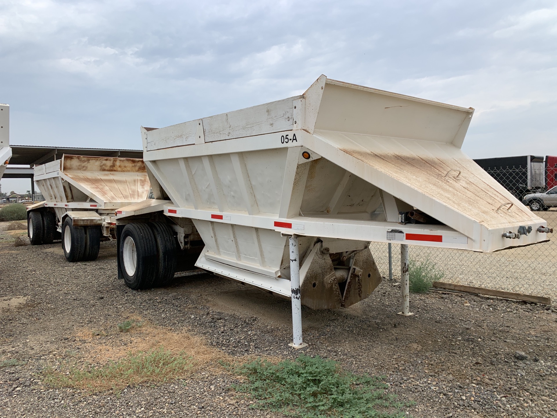 1991 Fruehauf Belly Dump Trailer w/1991 Fruehauf Belly Dump Pup Trailer