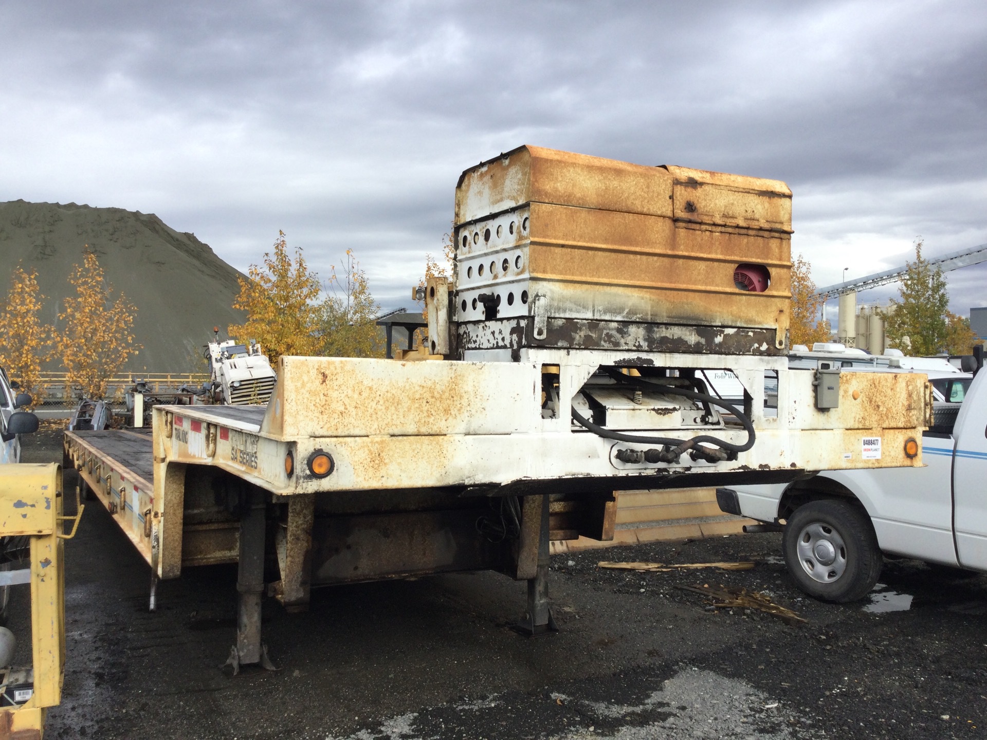 1995 Trail King  46 ft T/A Tilt Deck Trailer