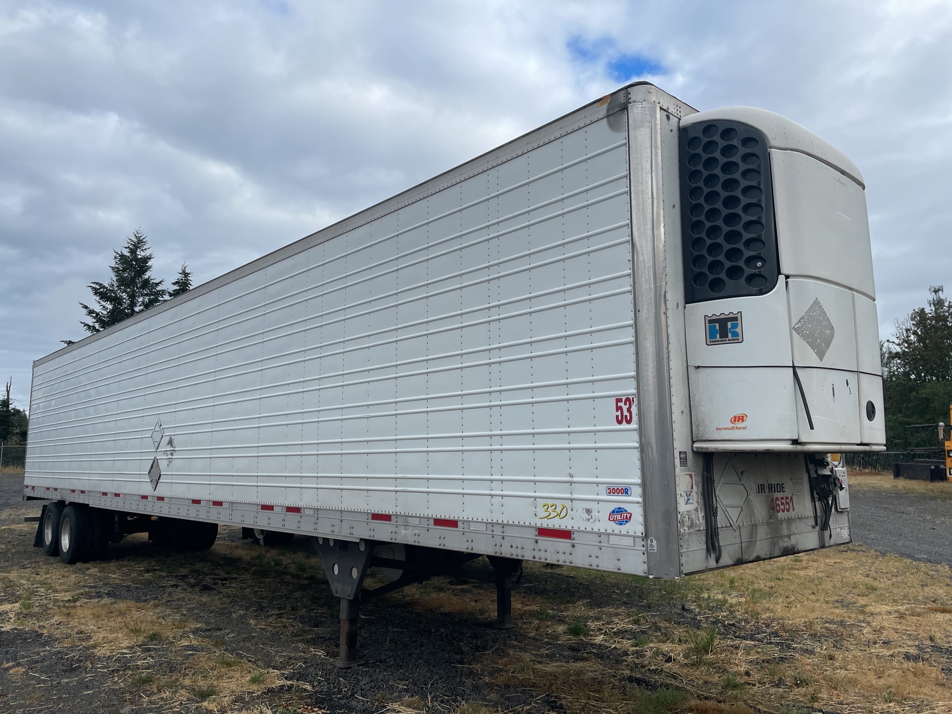 2013 Utility 53 ft x 102 in T/A Refrigerated Trailer