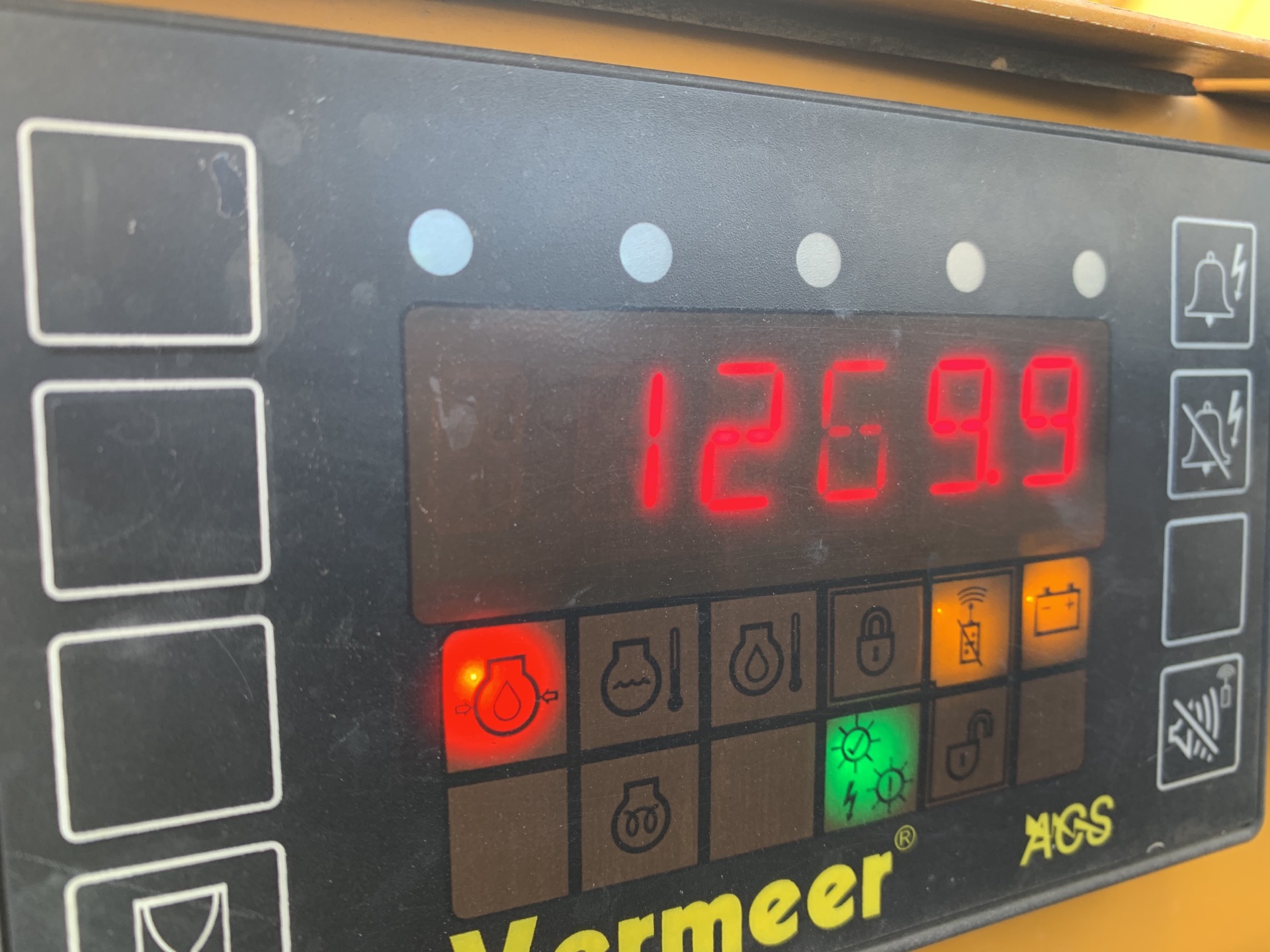 2015 Vermeer D6X6 Directional Drill w/ 2013 Rainbow 7718M T/A Equipment Trailer