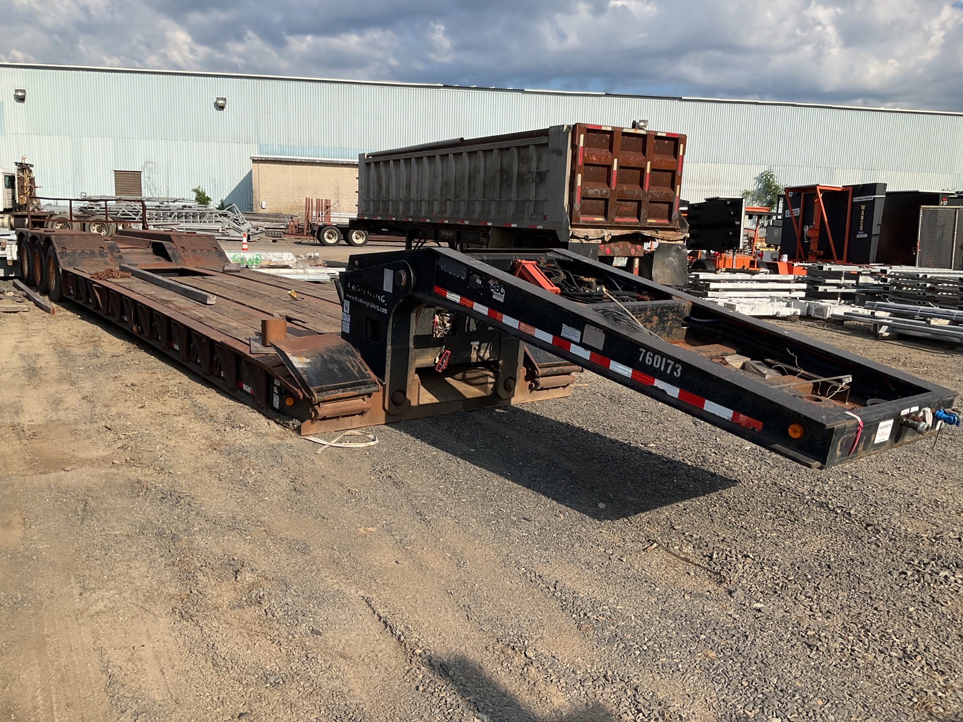 2005 Load King 110000 lb 41 ft Tri/A Removable Gooseneck Lowboy Trailer