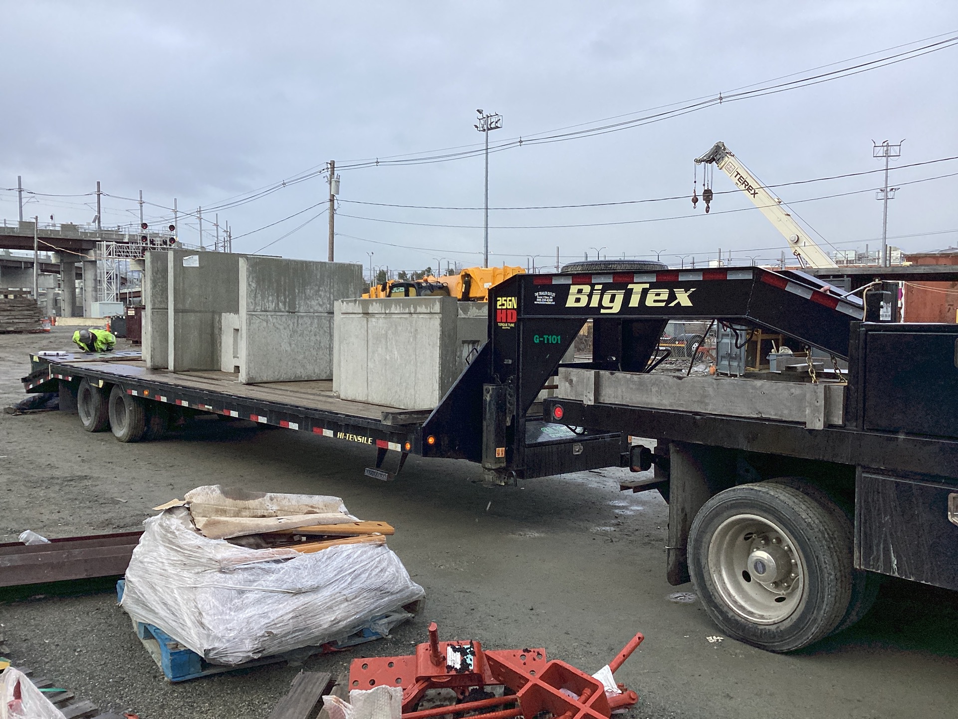 2019 Big Tex 25GN-28BK+5MR 28 ft T/A Gooseneck Equipment Trailer