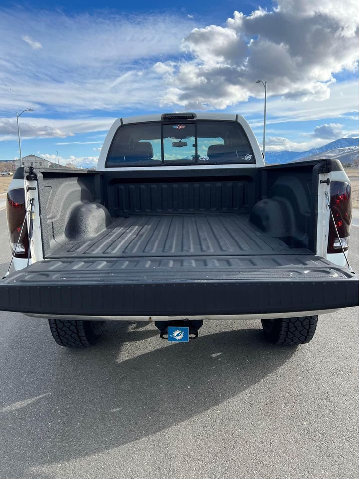 2004 Dodge Ram 2500 Truck SLT w/ Trailer Tow Group