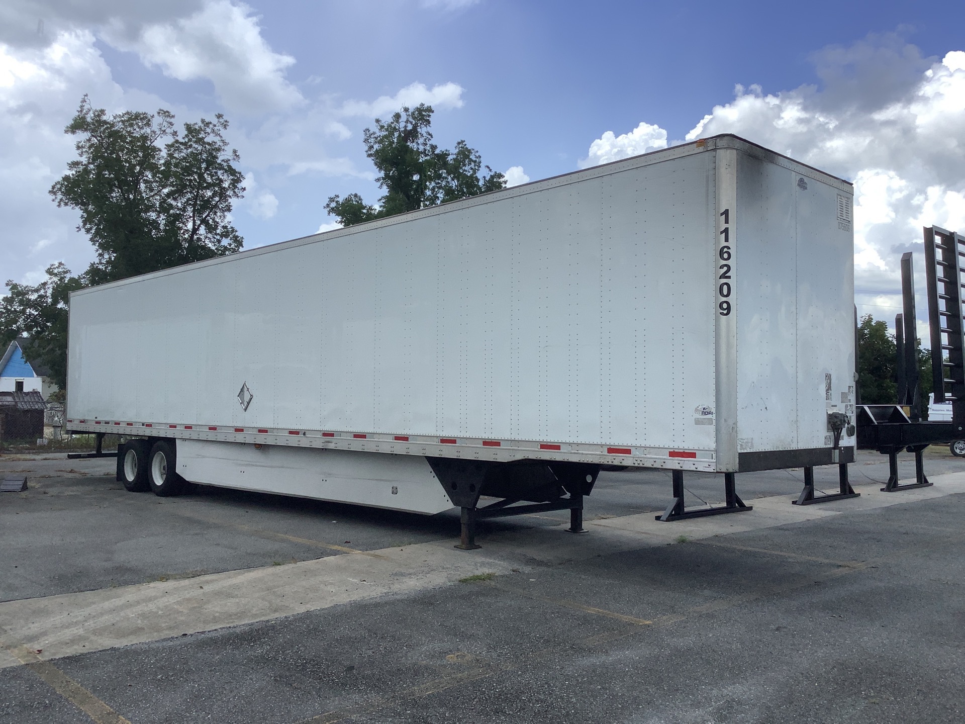 2020 Utility 4000DX 52 ft 9 in x 102 in T/A Van Trailer
