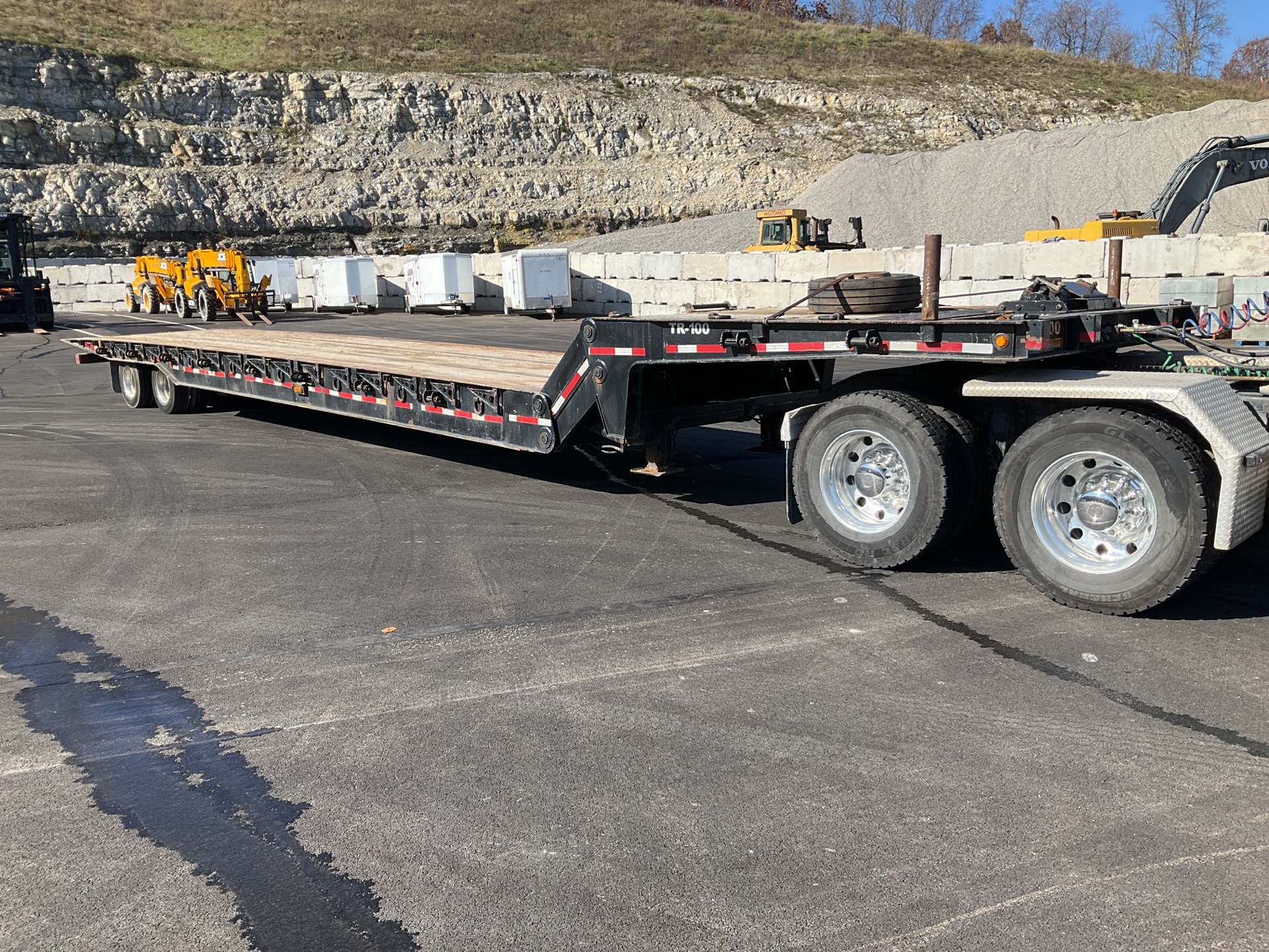 2007 Trail-Eze TE801CF T/A Folding Neck Trailer